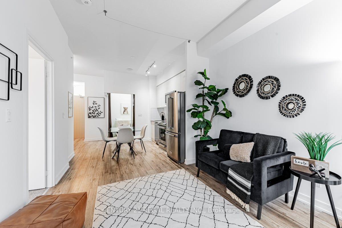 621 Sheppard Ave E, #721