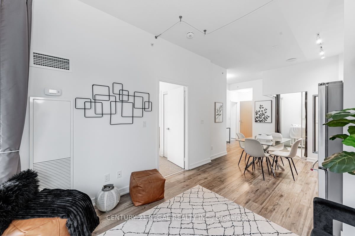 621 Sheppard Ave E, #721