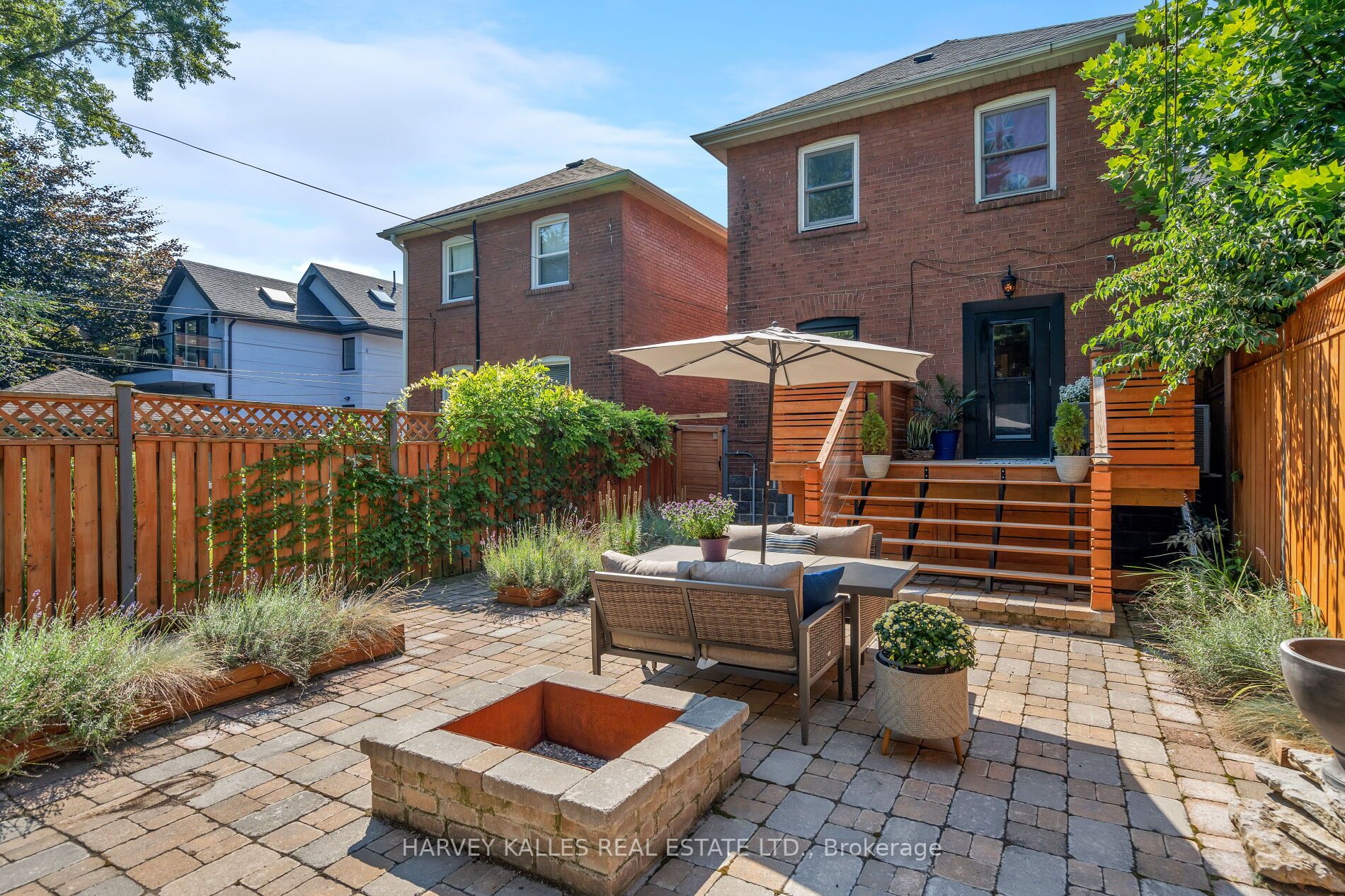 39 Standish Ave