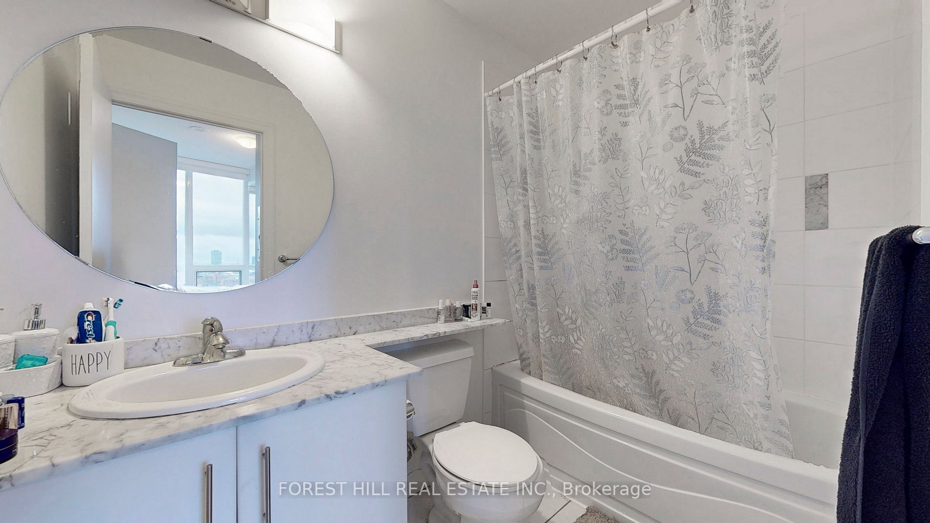16 Yonge St, #2207