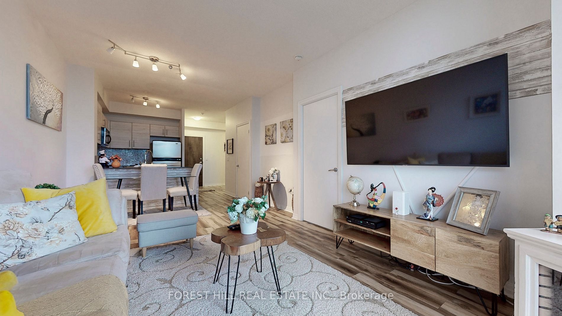 16 Yonge St, #2207