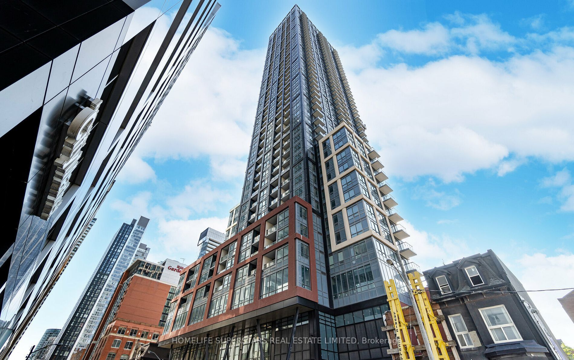 108 Peter St, #826
