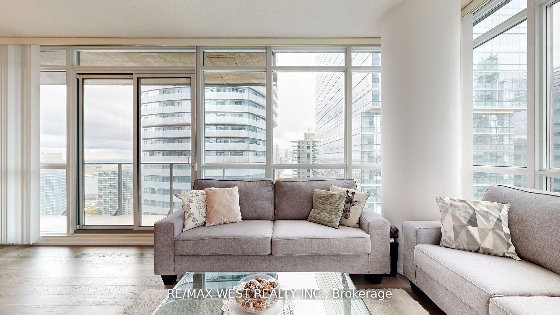55 Bremner Blvd, #2601