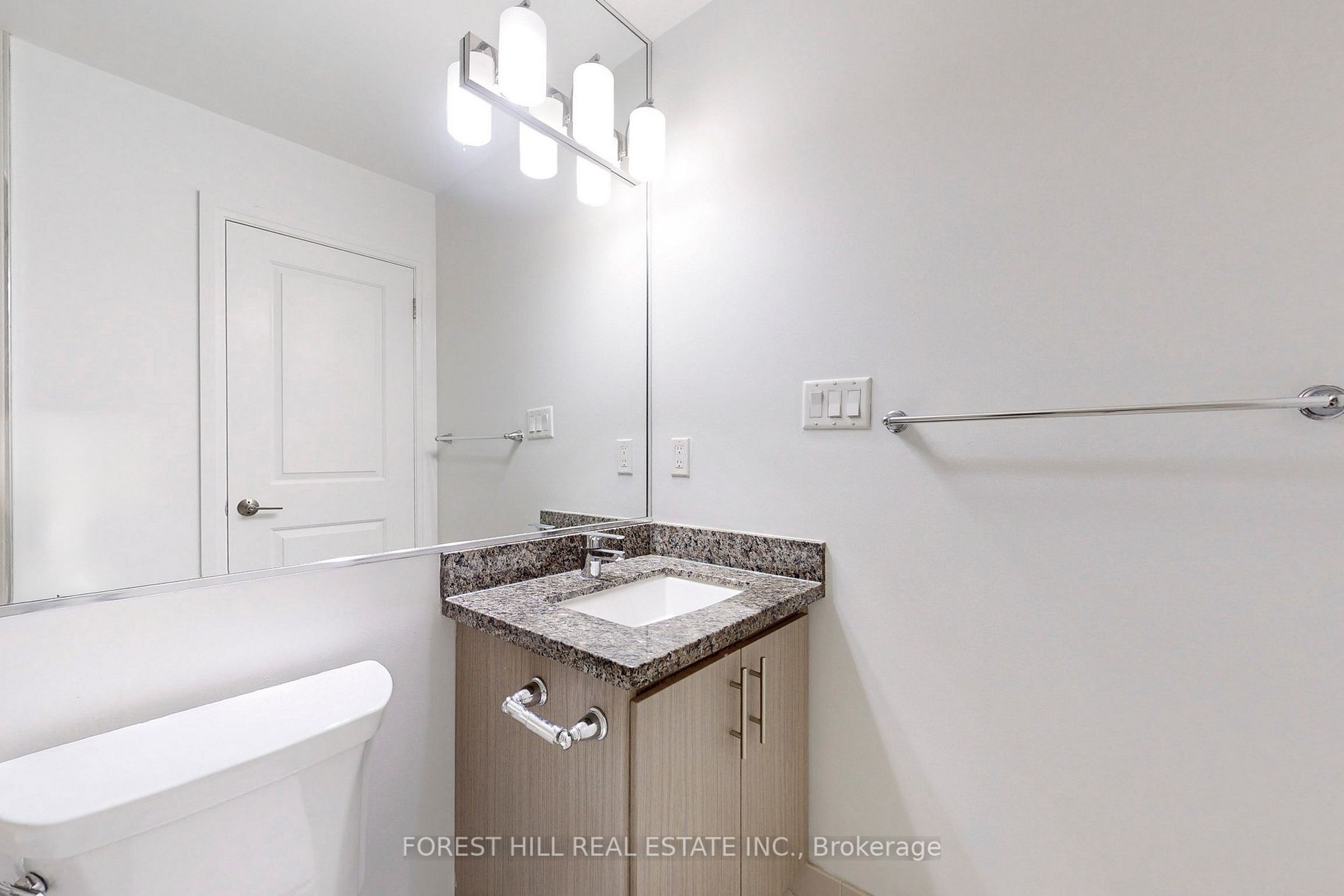 130 Raglan Ave, #9