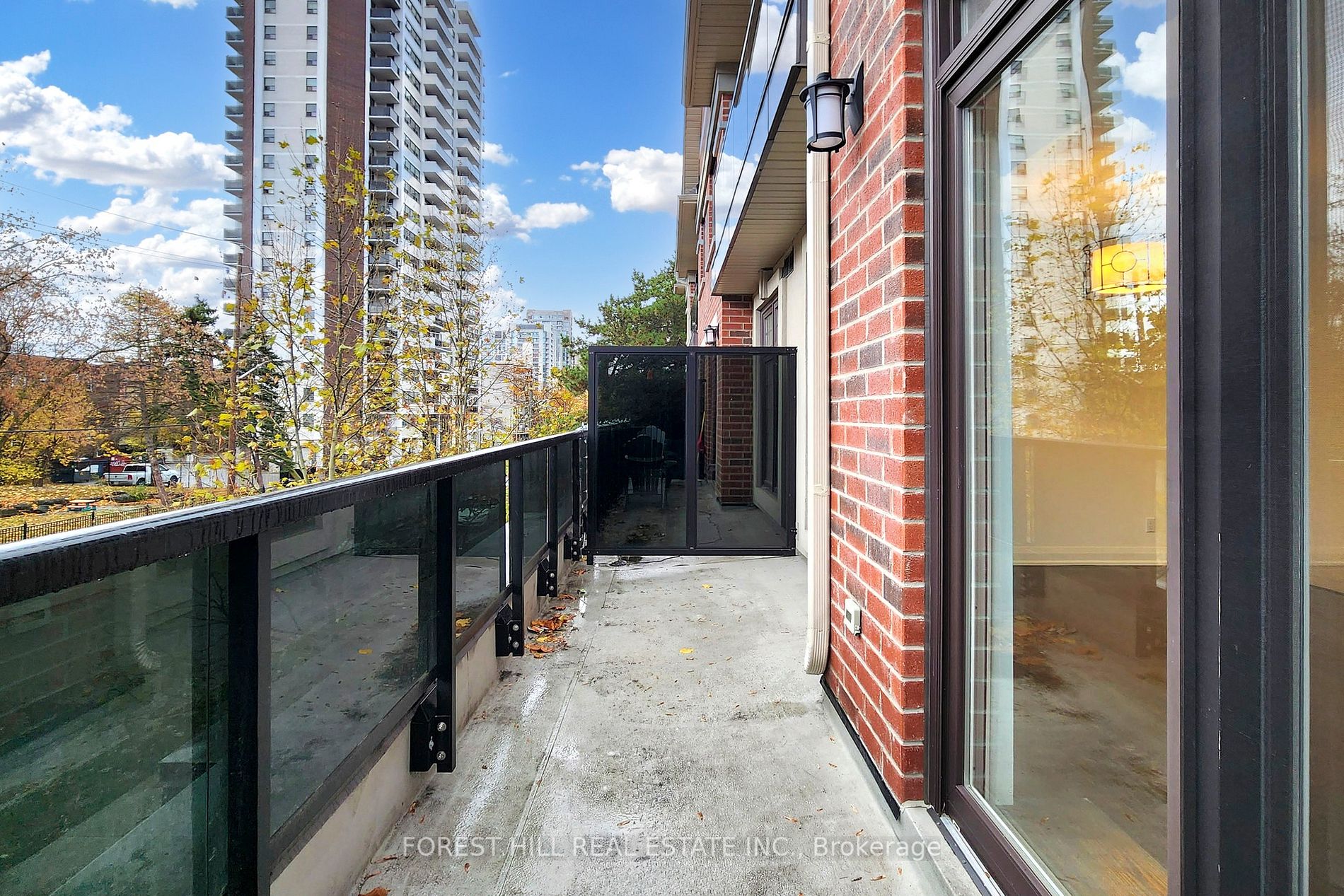 130 Raglan Ave, #9