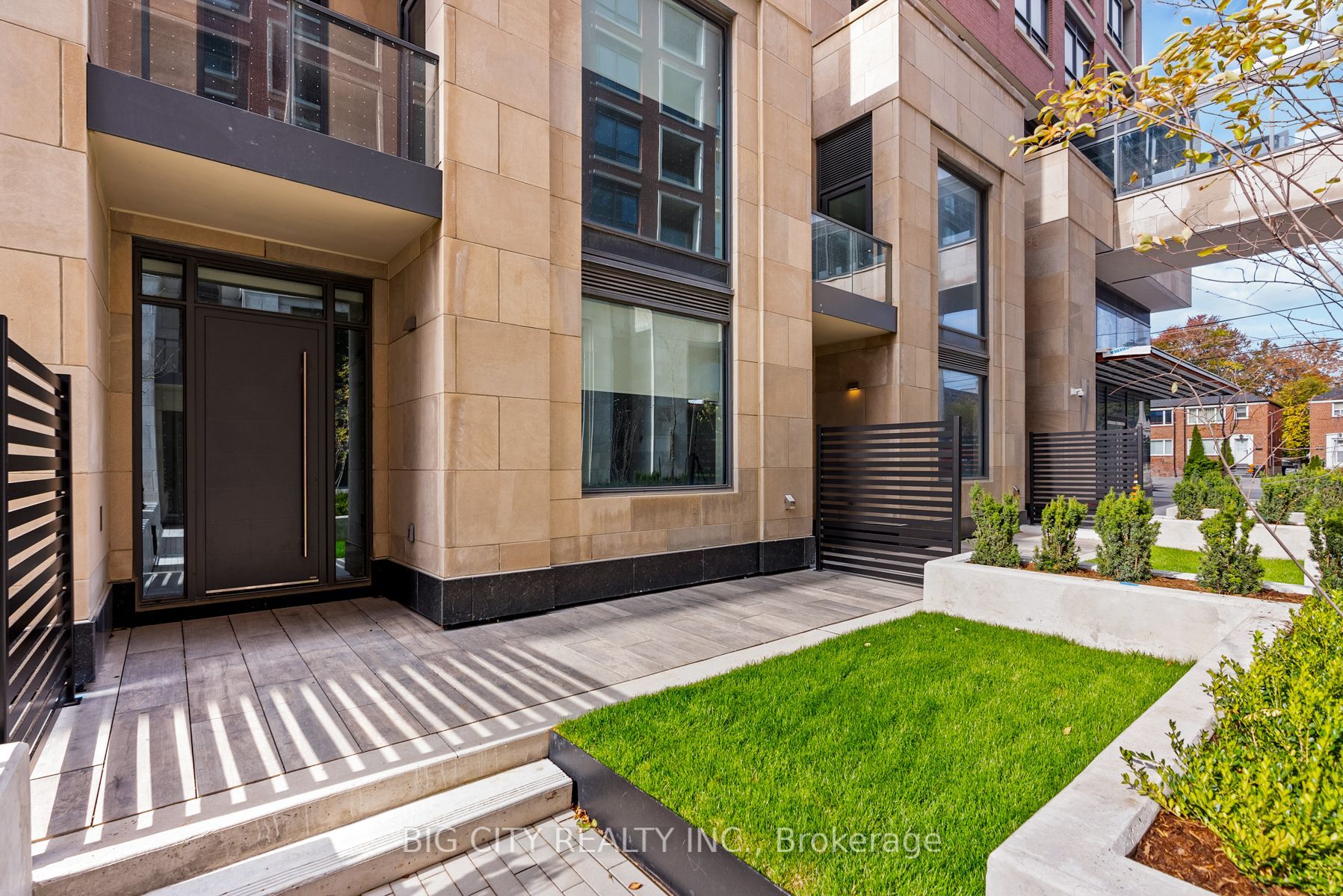 33 Frederick Todd Way, #Th01