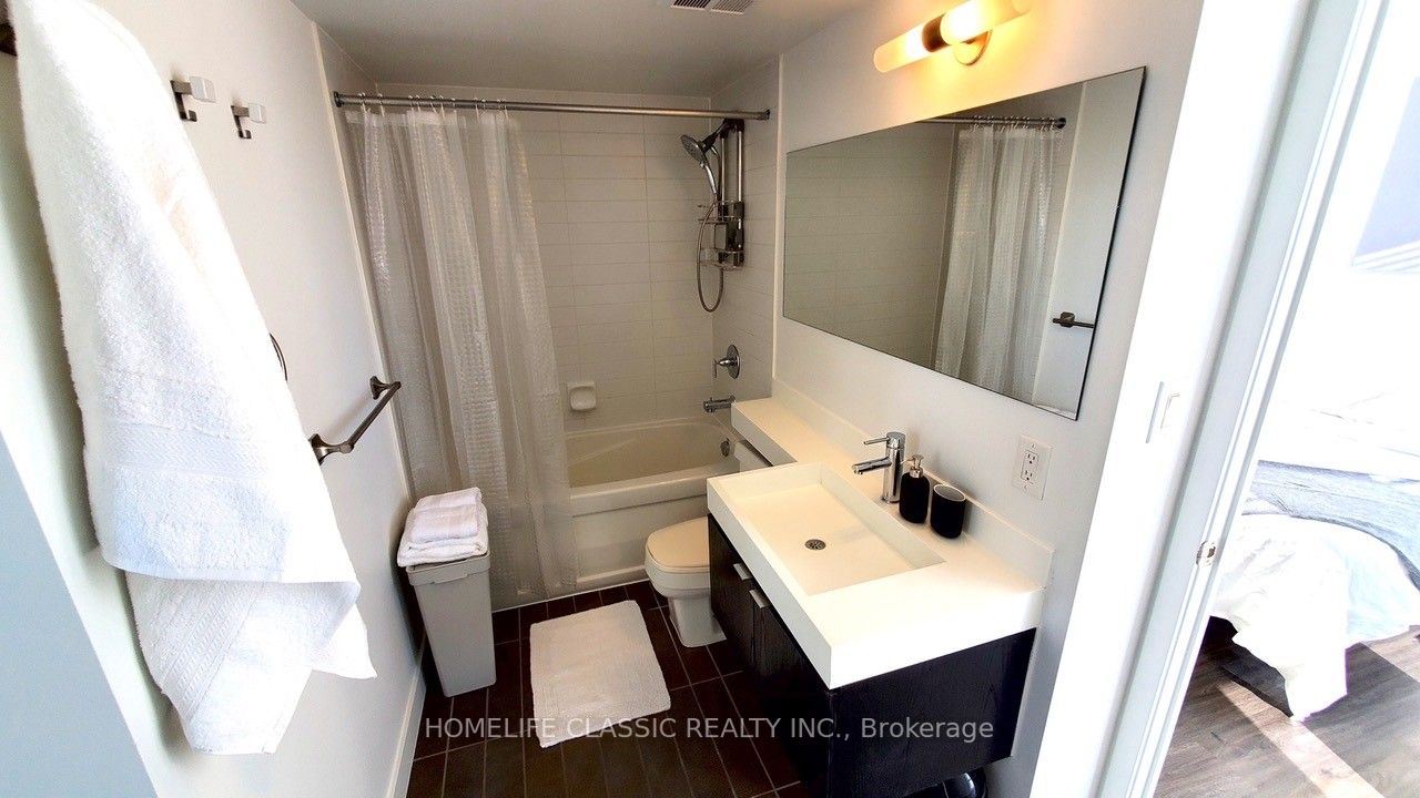4K Spadina Ave, #1220