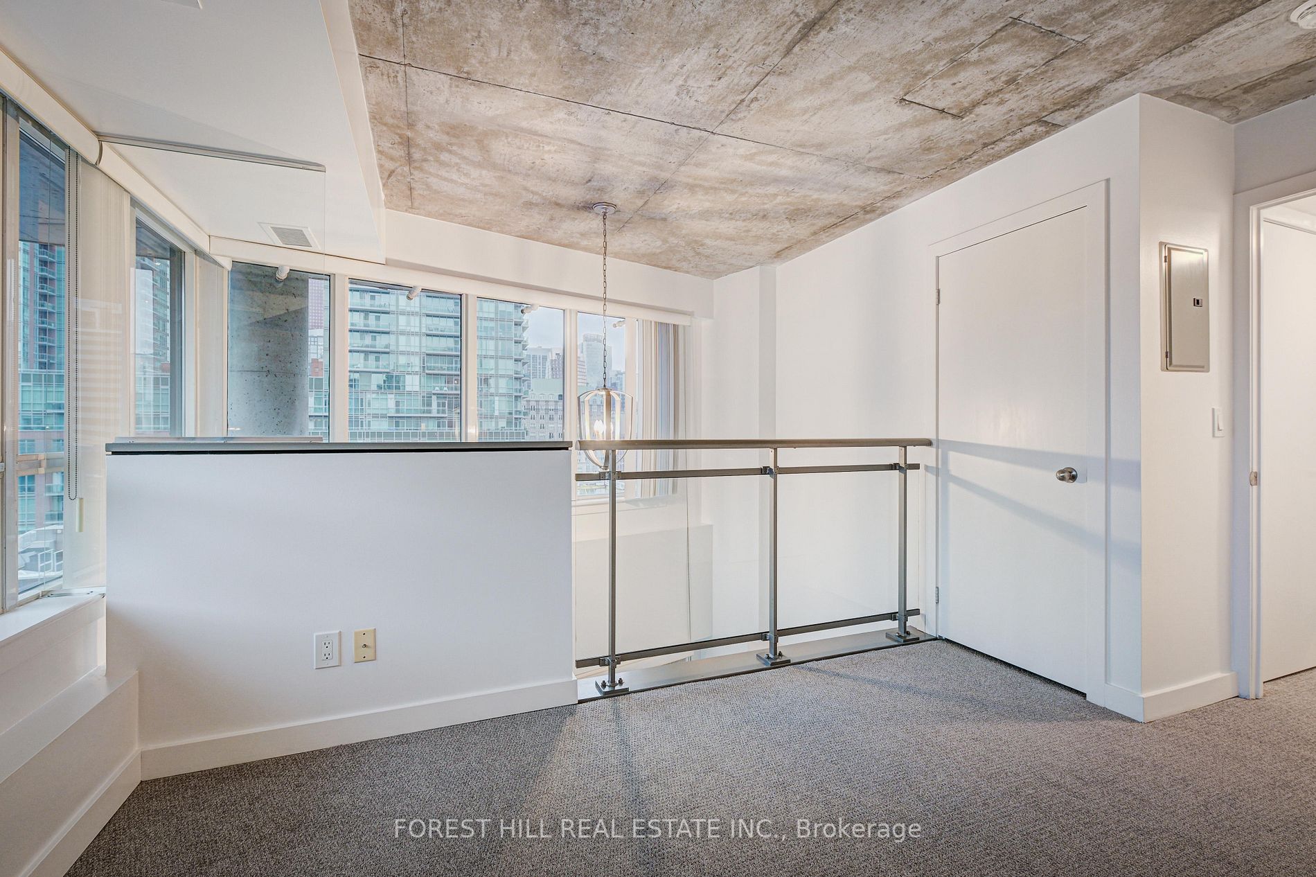 255 Richmond St E, #607