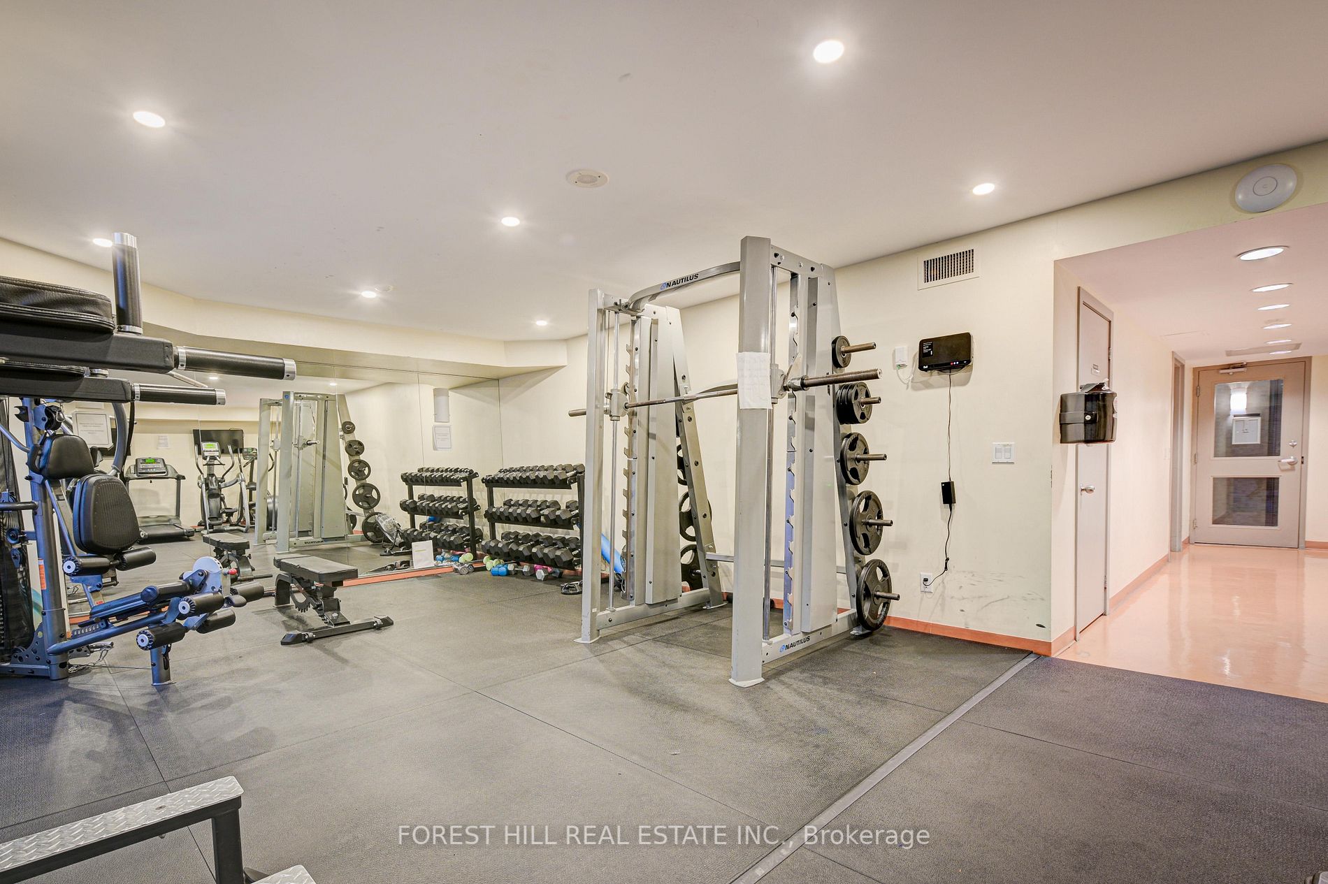 255 Richmond St E, #607