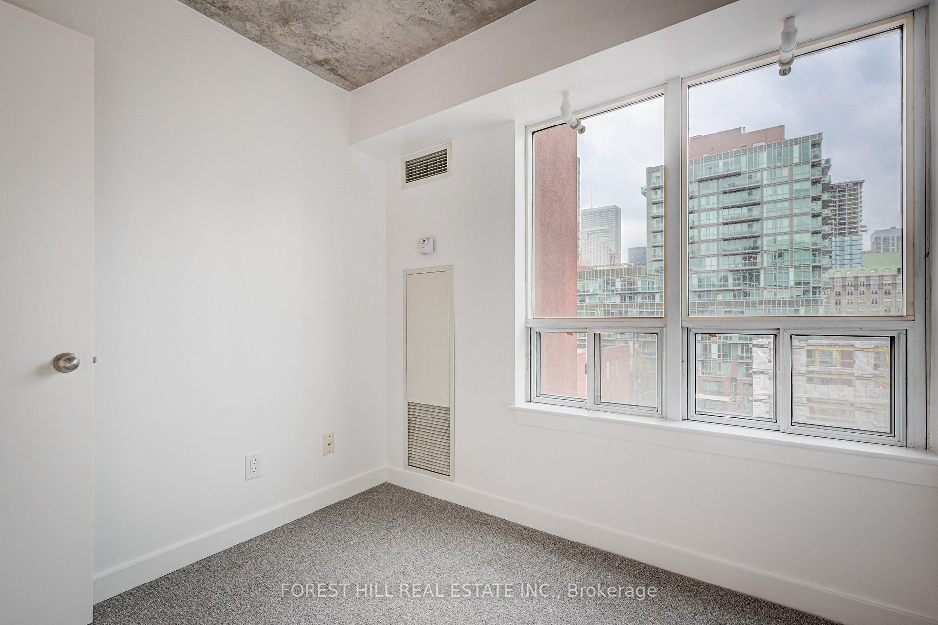 255 Richmond St E, #607