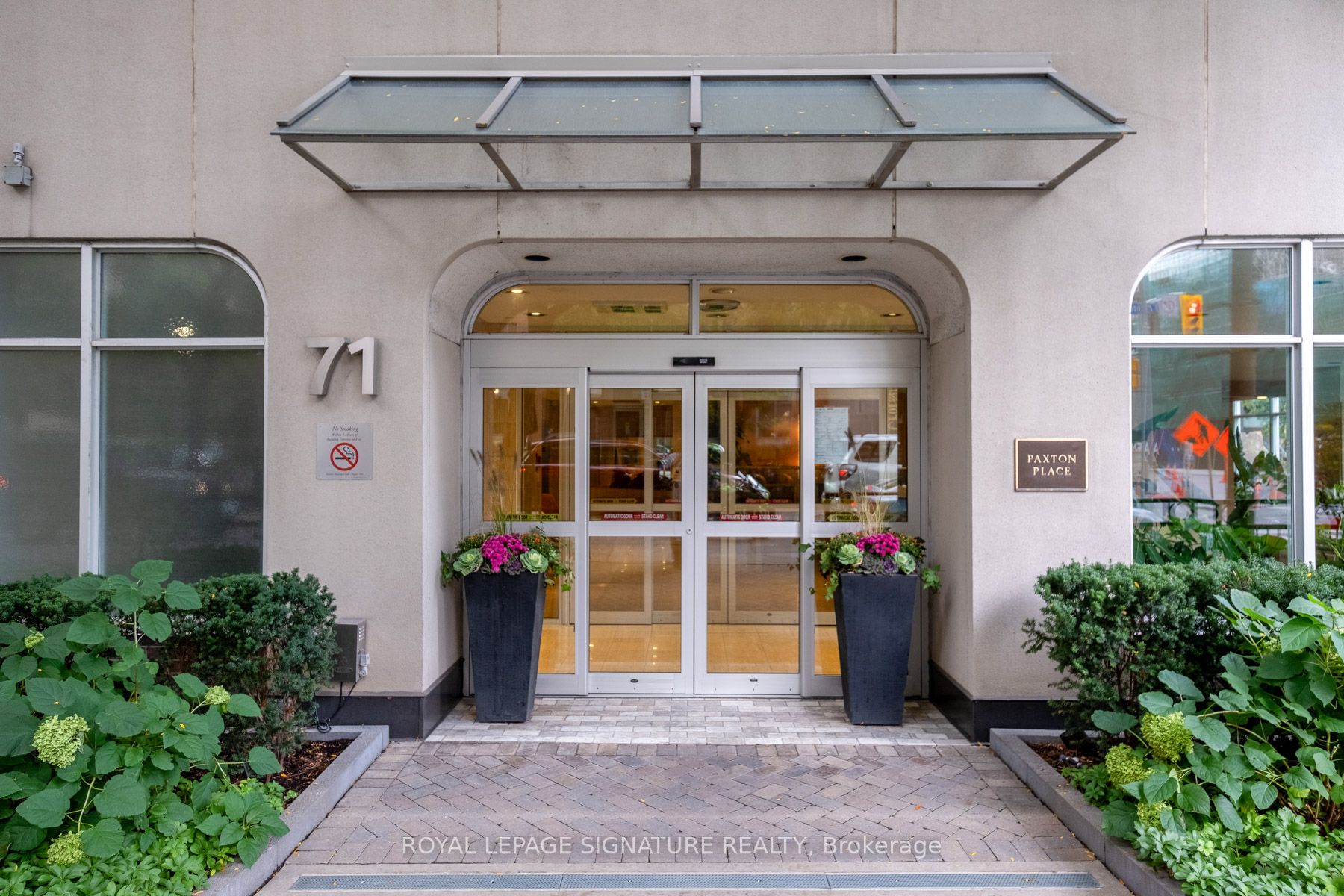 71 Charles St E, #905