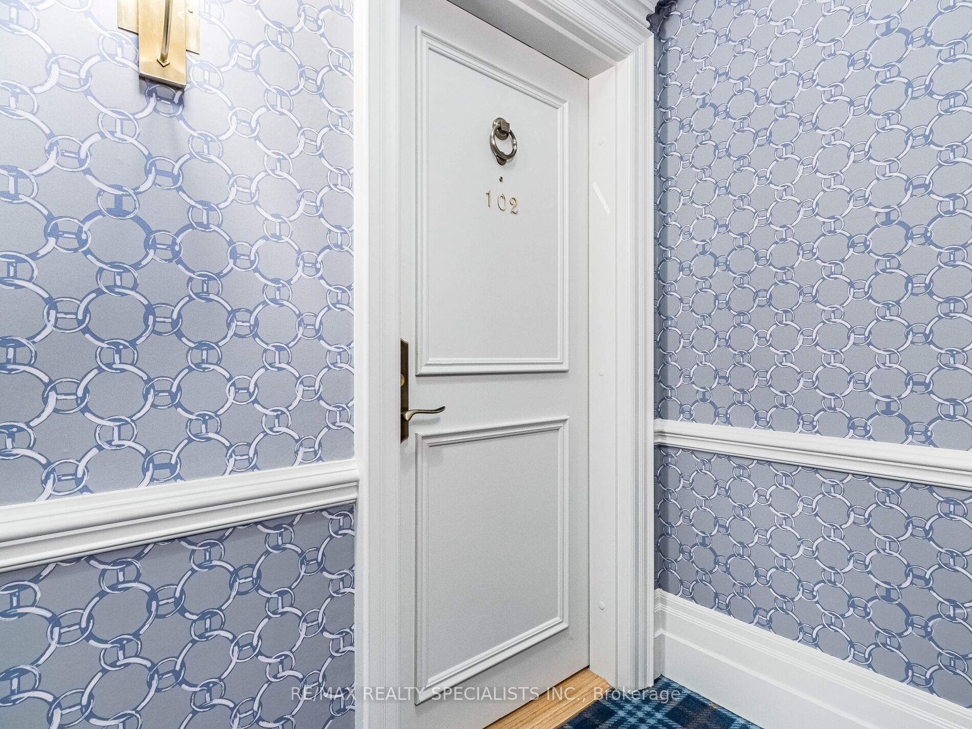 1111 Avenue Rd, #102
