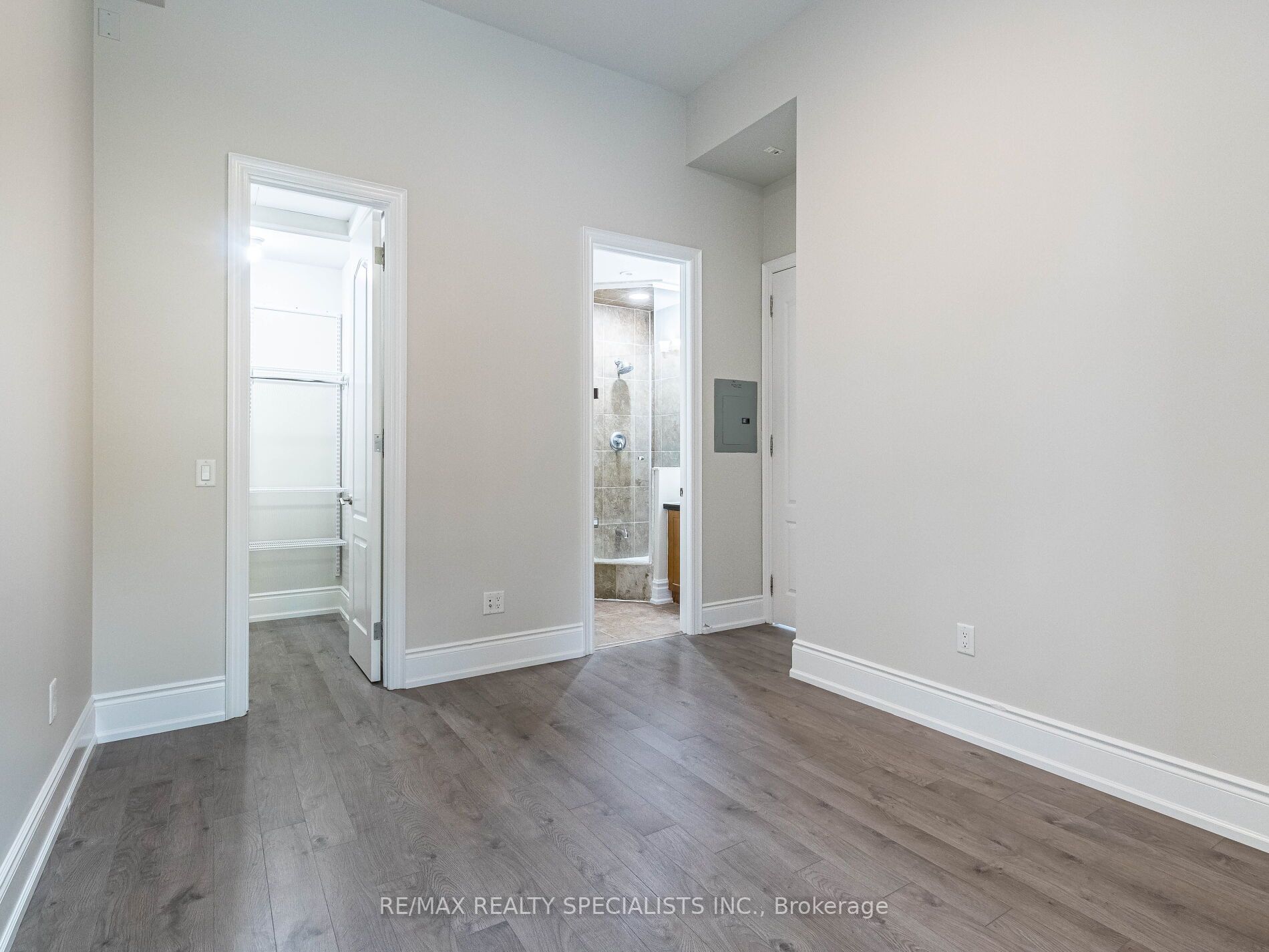 1111 Avenue Rd, #102