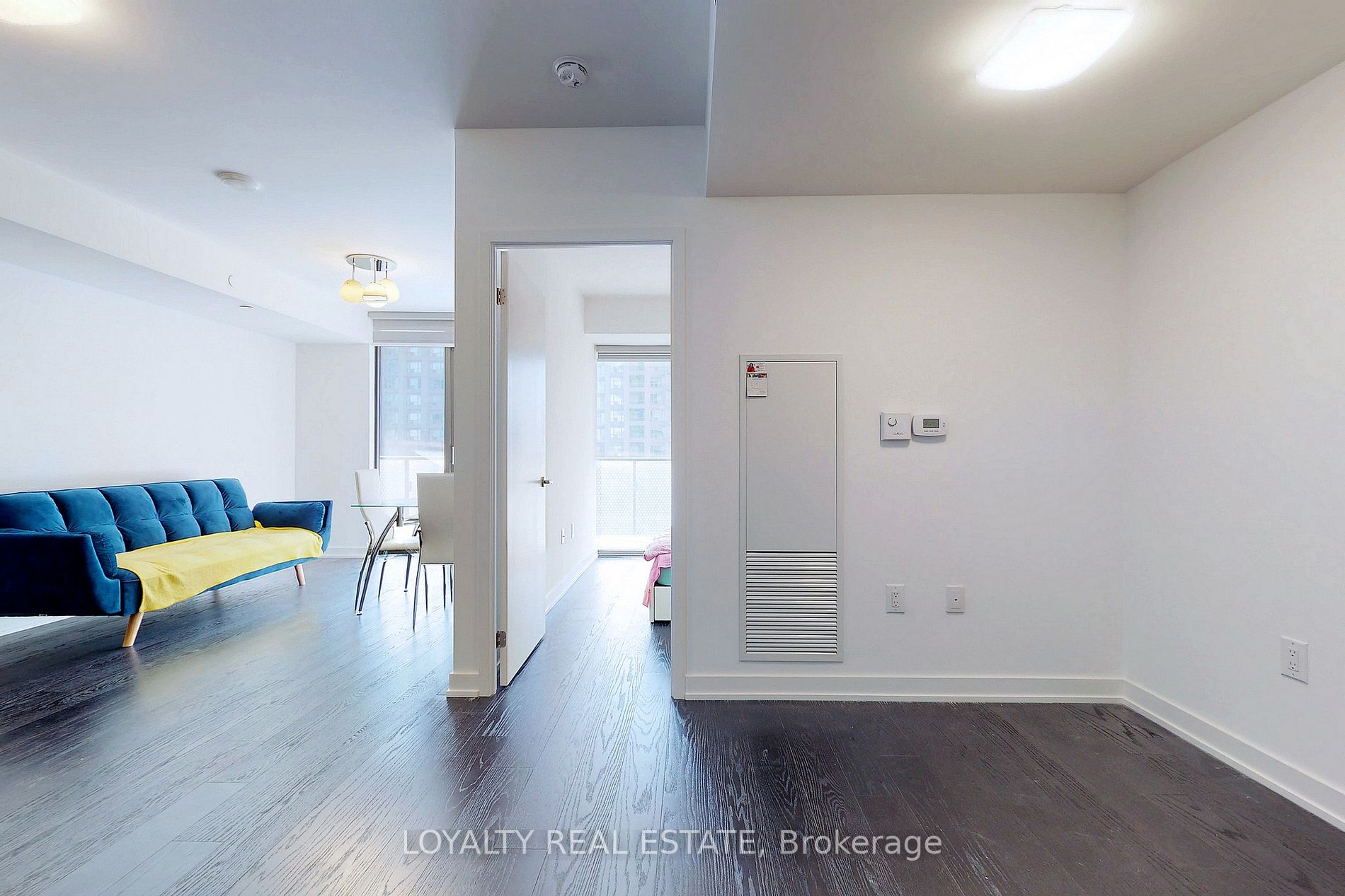 11 Wellesley St W, #1107