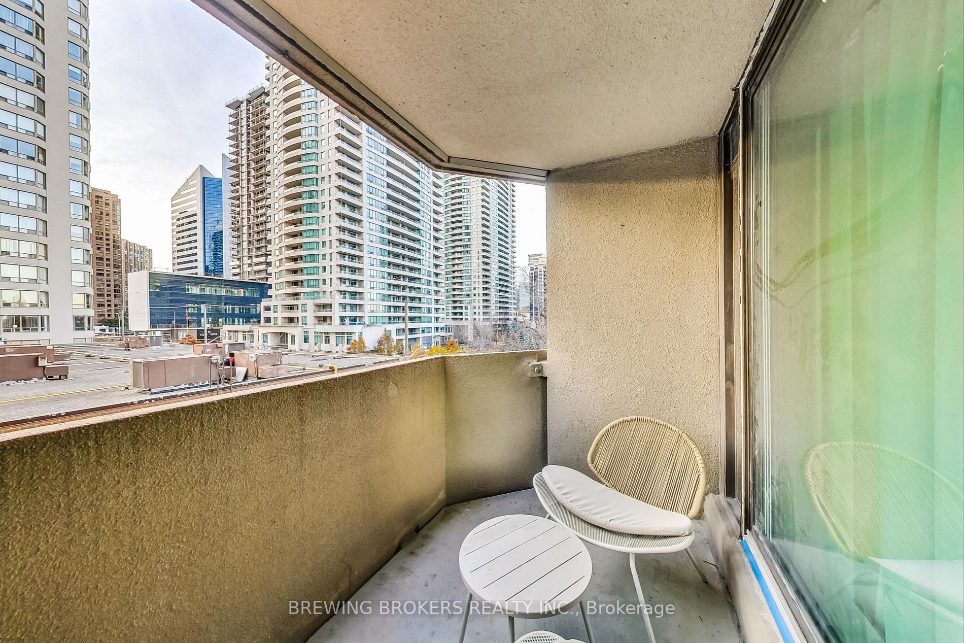 65 Spring Garden Ave, #410