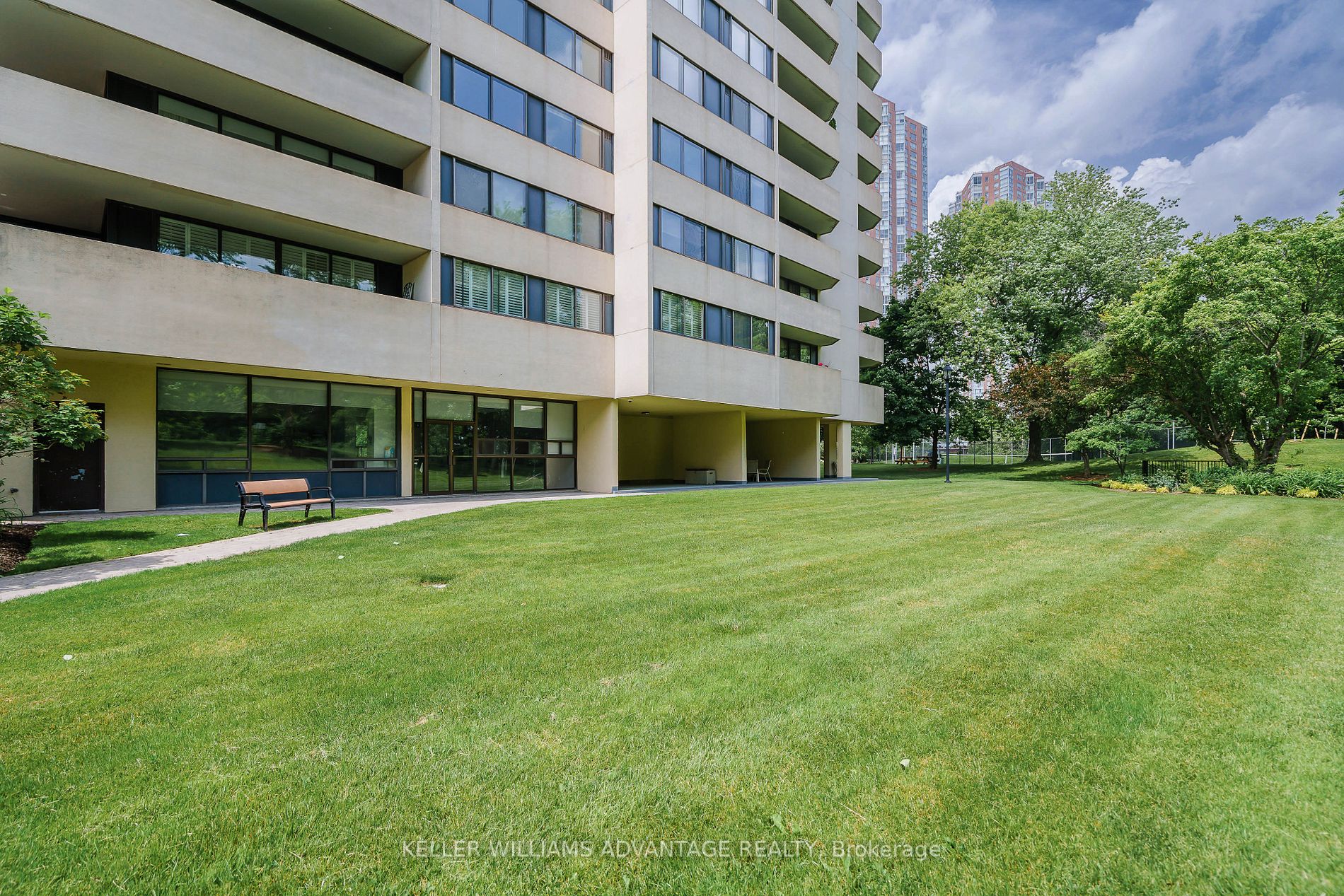75 Wynford Heights Cres, #1001