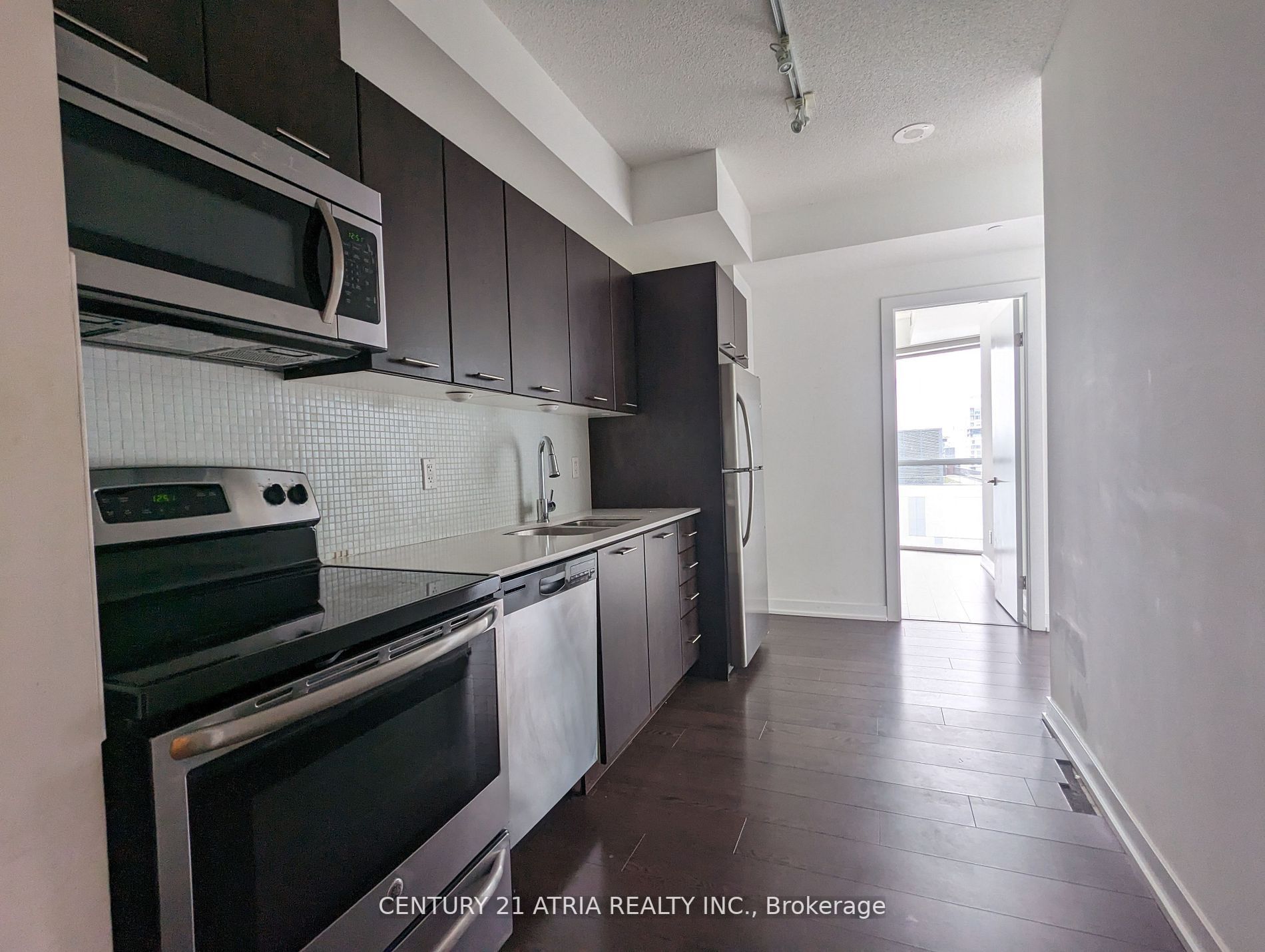 20 Bruyeres Mews, #1805