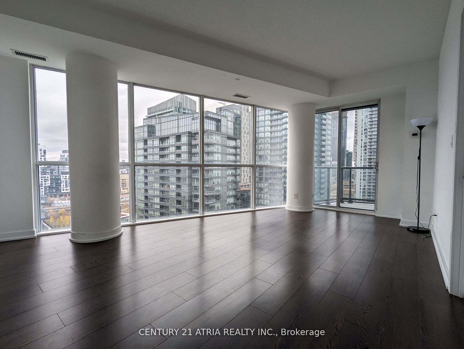 20 Bruyeres Mews, #1805