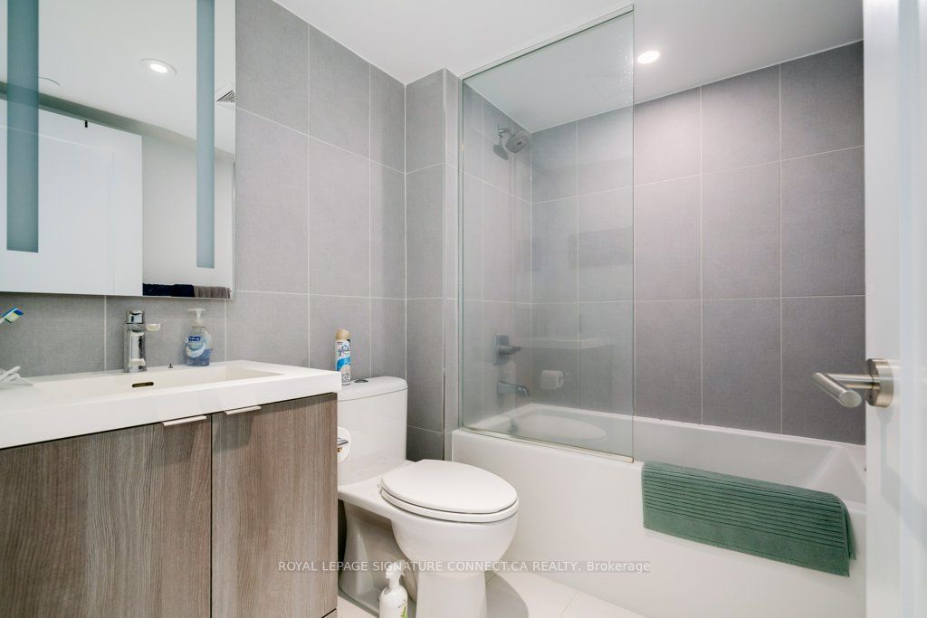 575 Bloor St E, #1504