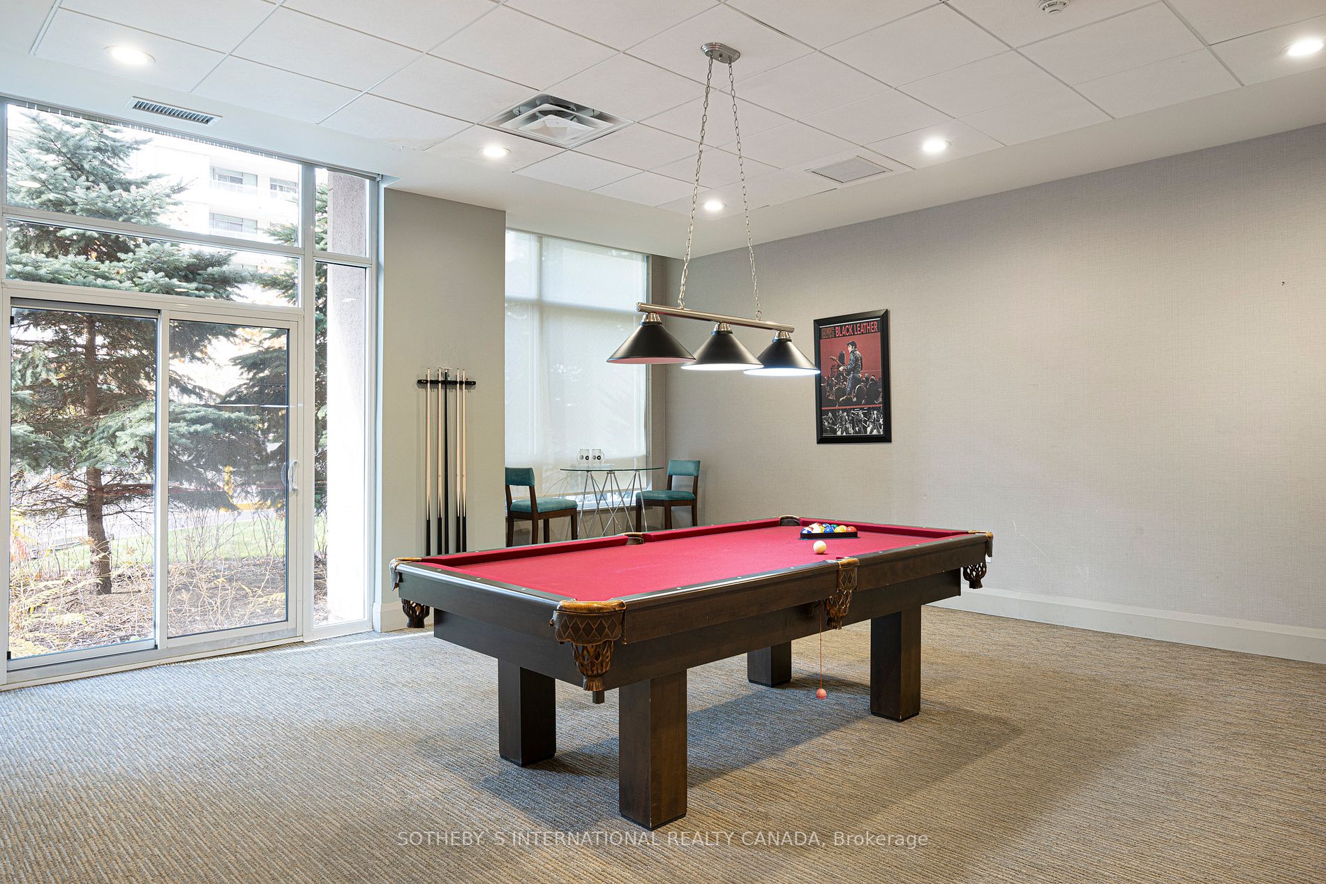 35 Hollywood Ave, #822