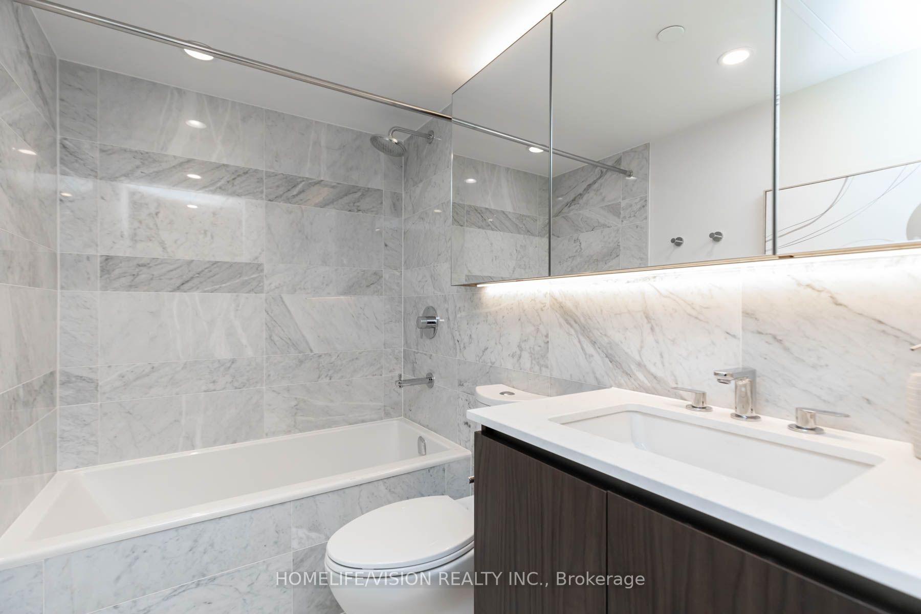 17 Bathurst St, #603