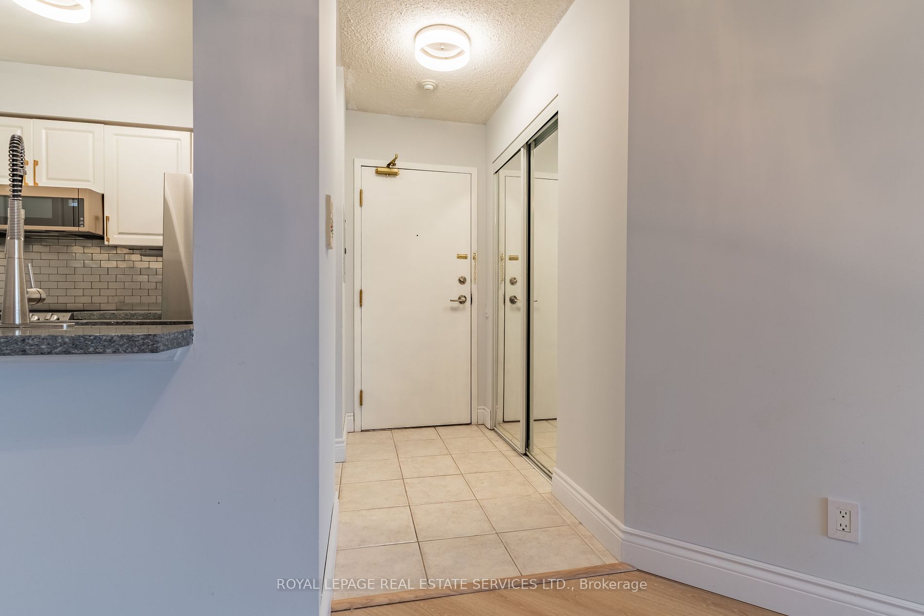 33 Empress Ave, #2715