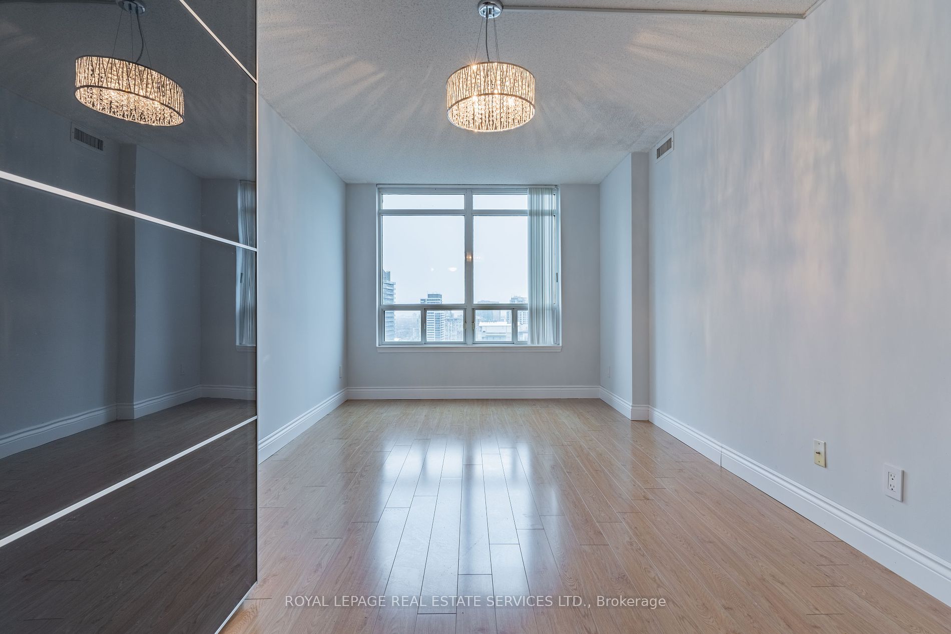 33 Empress Ave, #2715