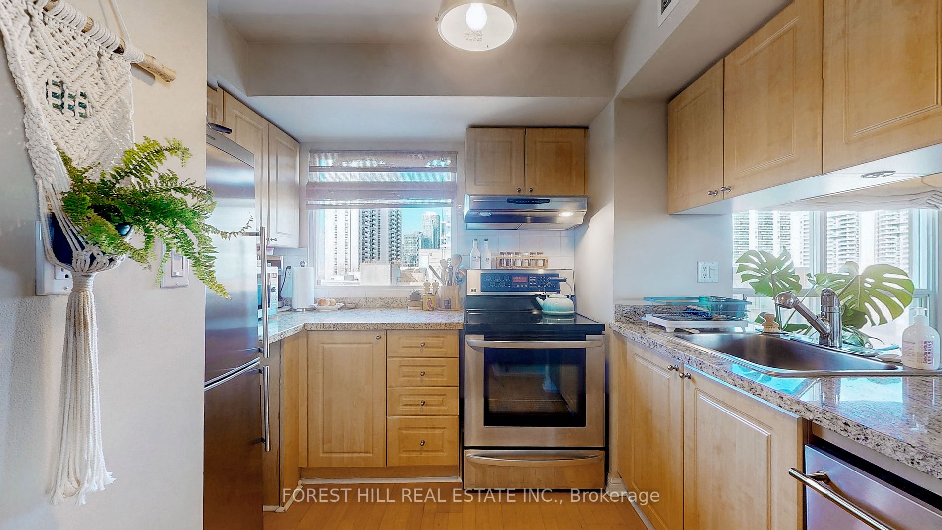 119 Merton St, #806