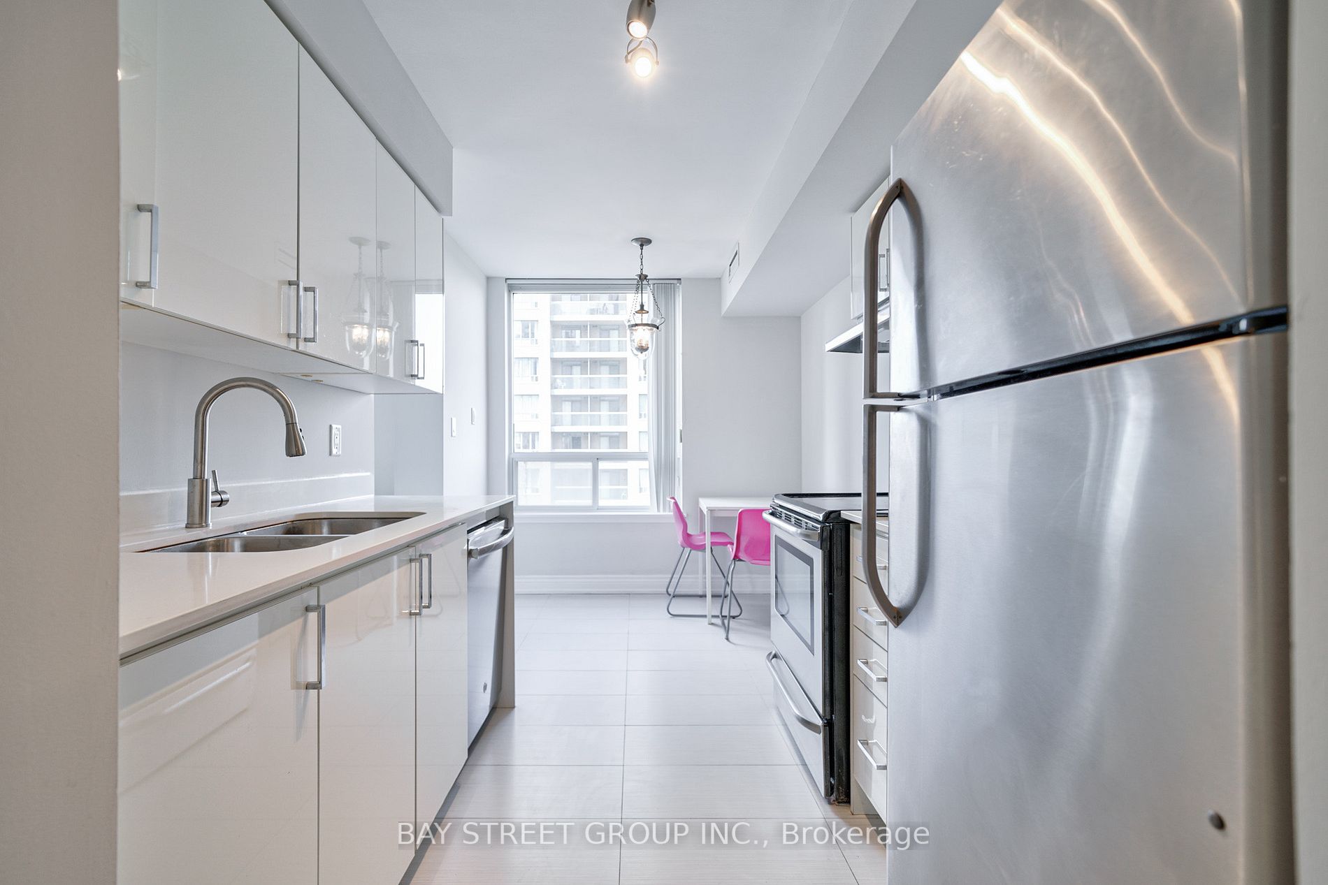 35 Empress Ave, #1010