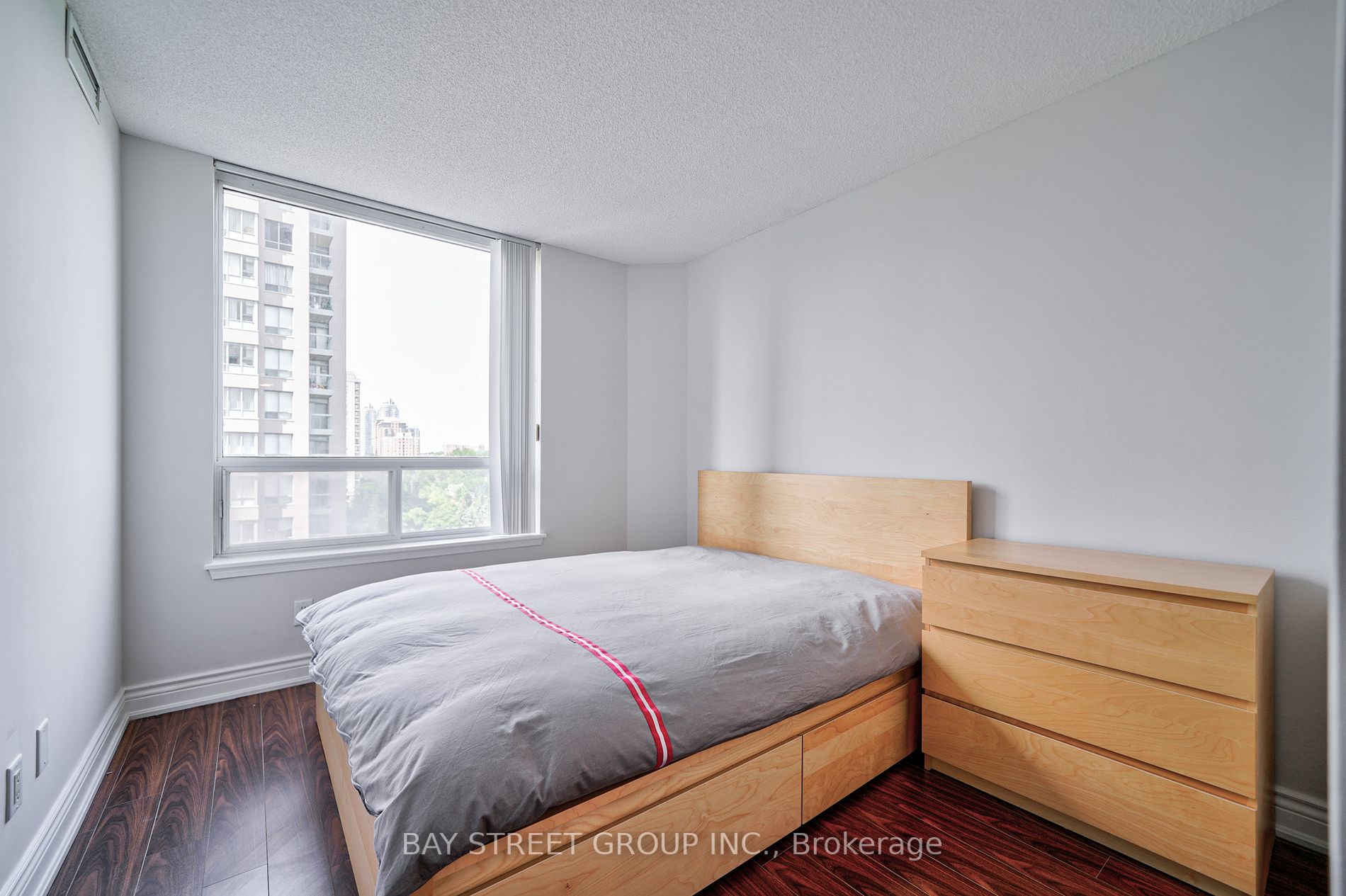 35 Empress Ave, #1010