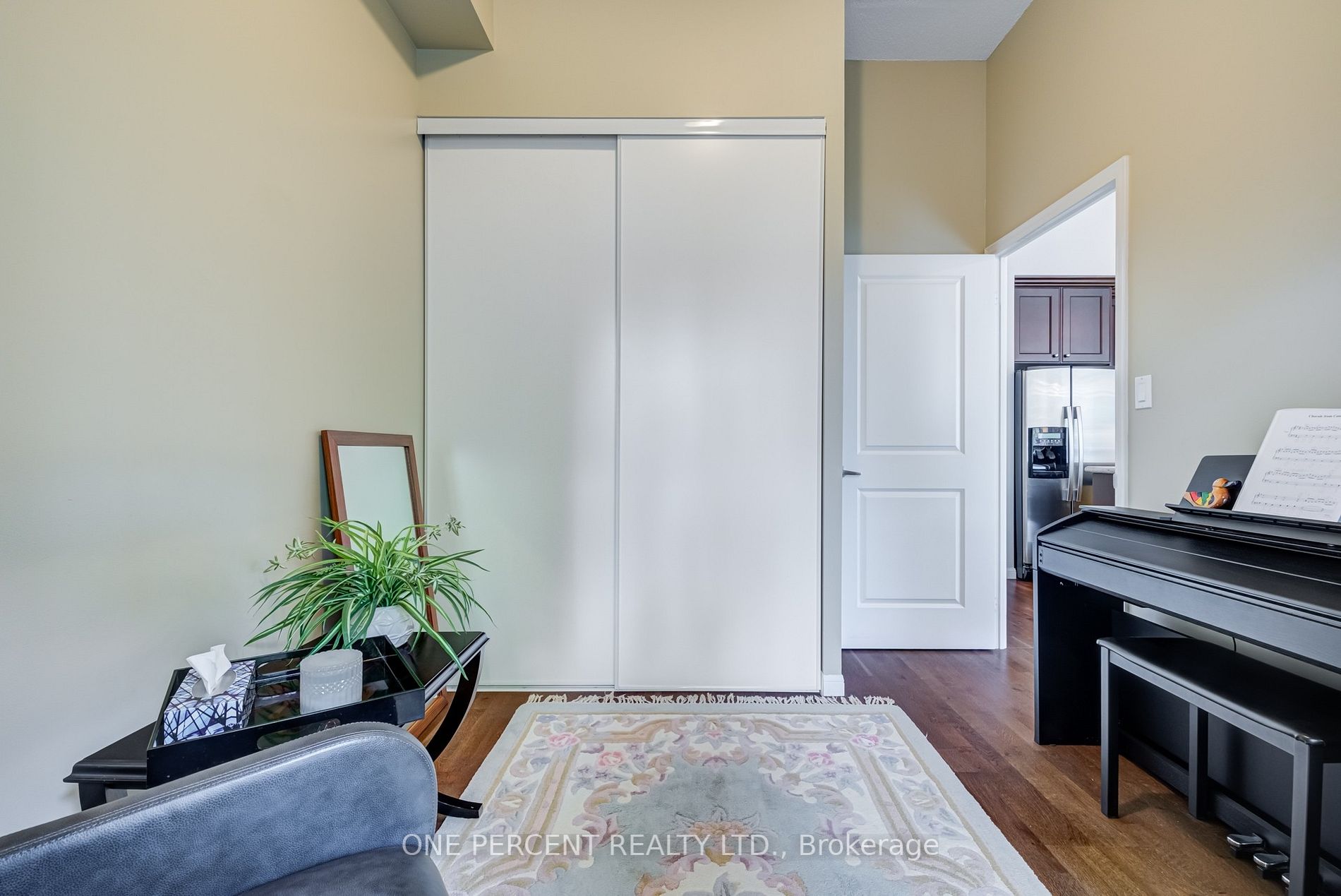 900 Mount Pleasant Rd, #103