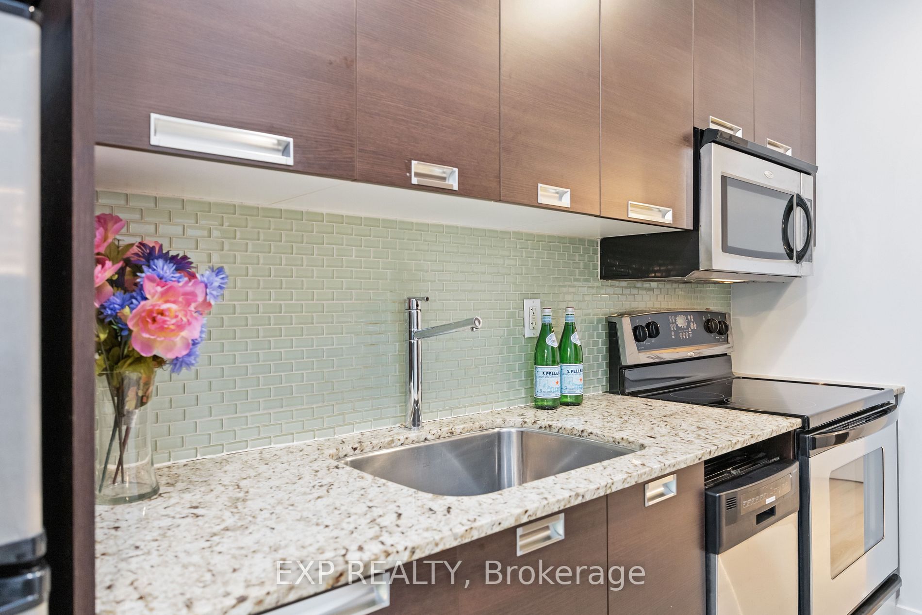 20 Stewart St, #202