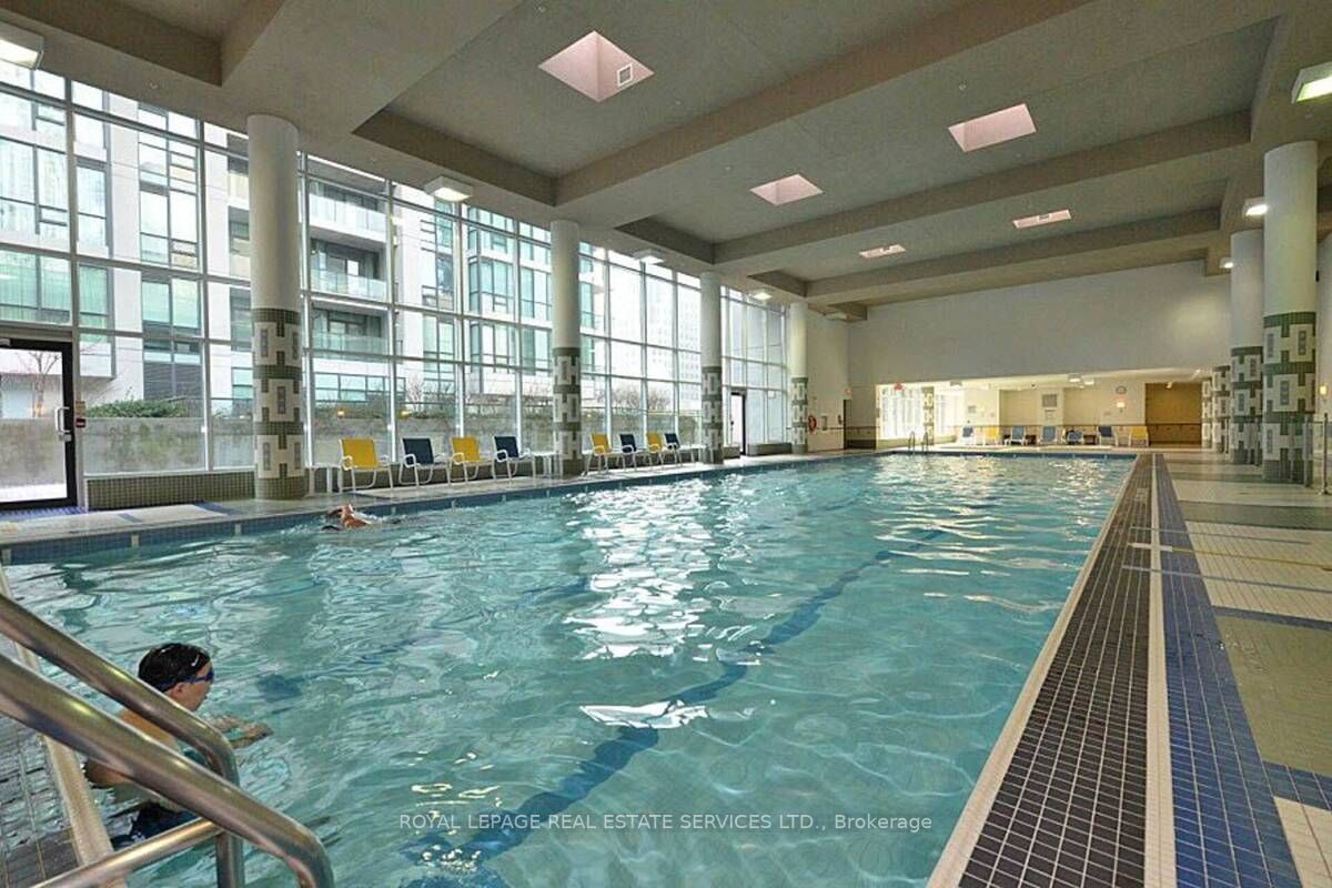 12 Yonge St, #1311