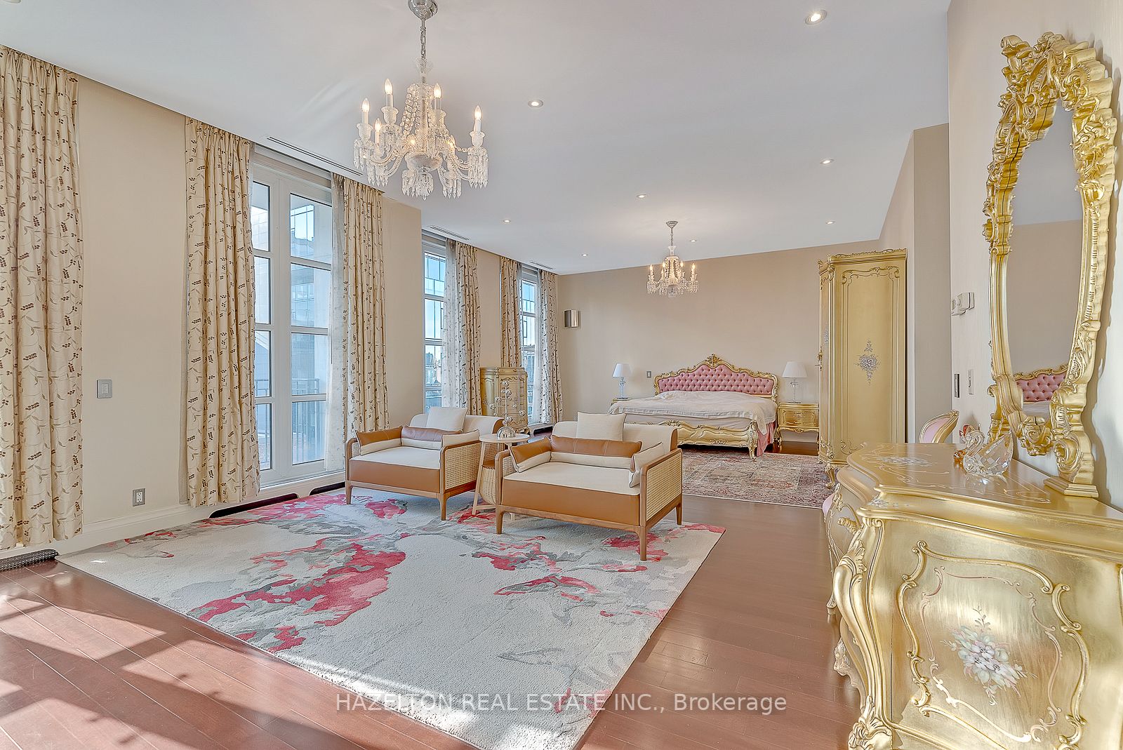 118 Yorkville Ave, #601