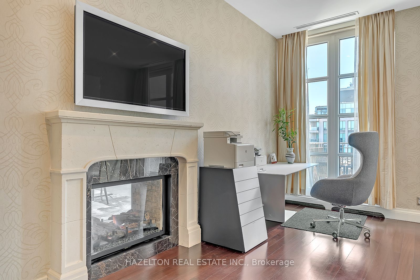 118 Yorkville Ave, #601