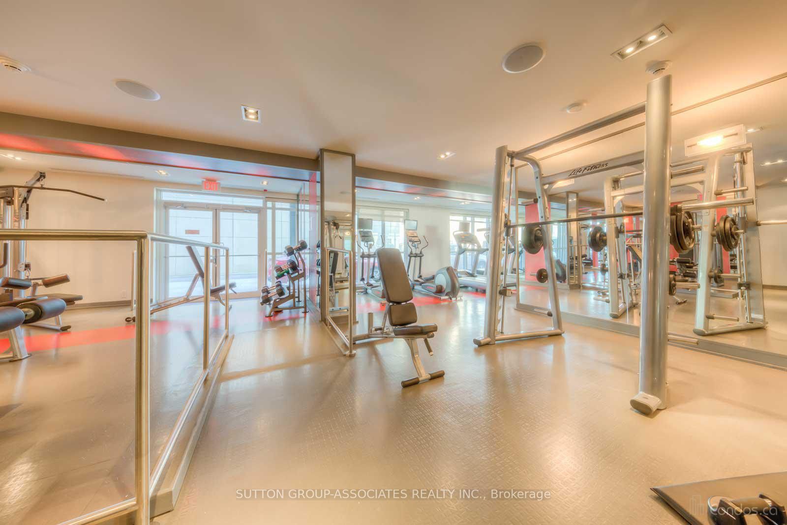 5 Hanna Ave, #207