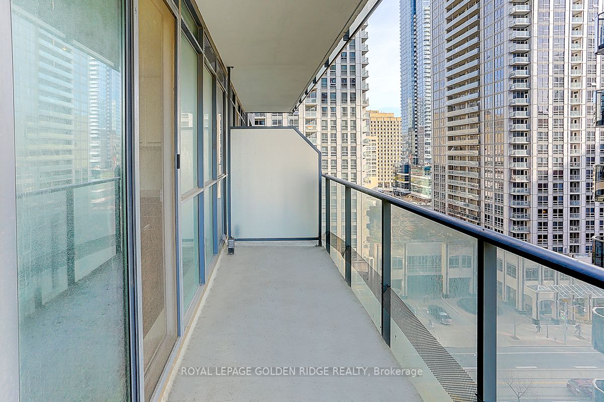 770 Bay St, #1008