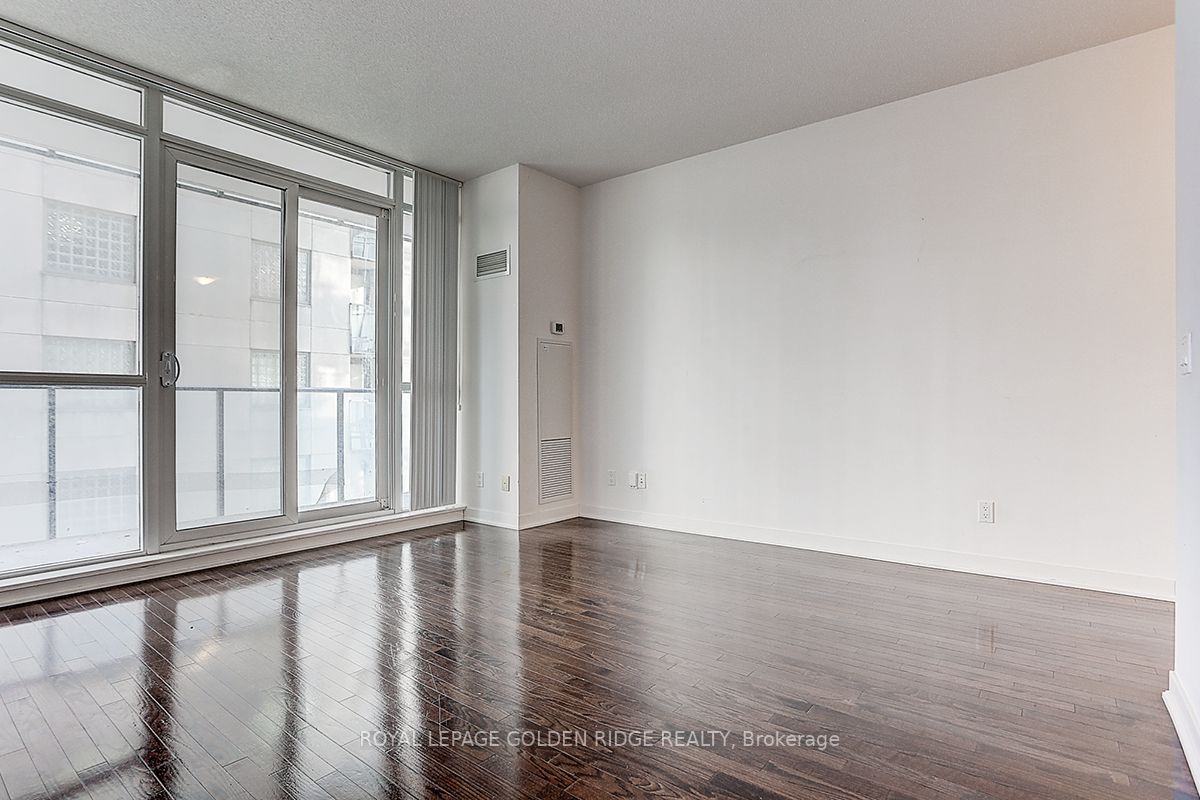 770 Bay St, #1008