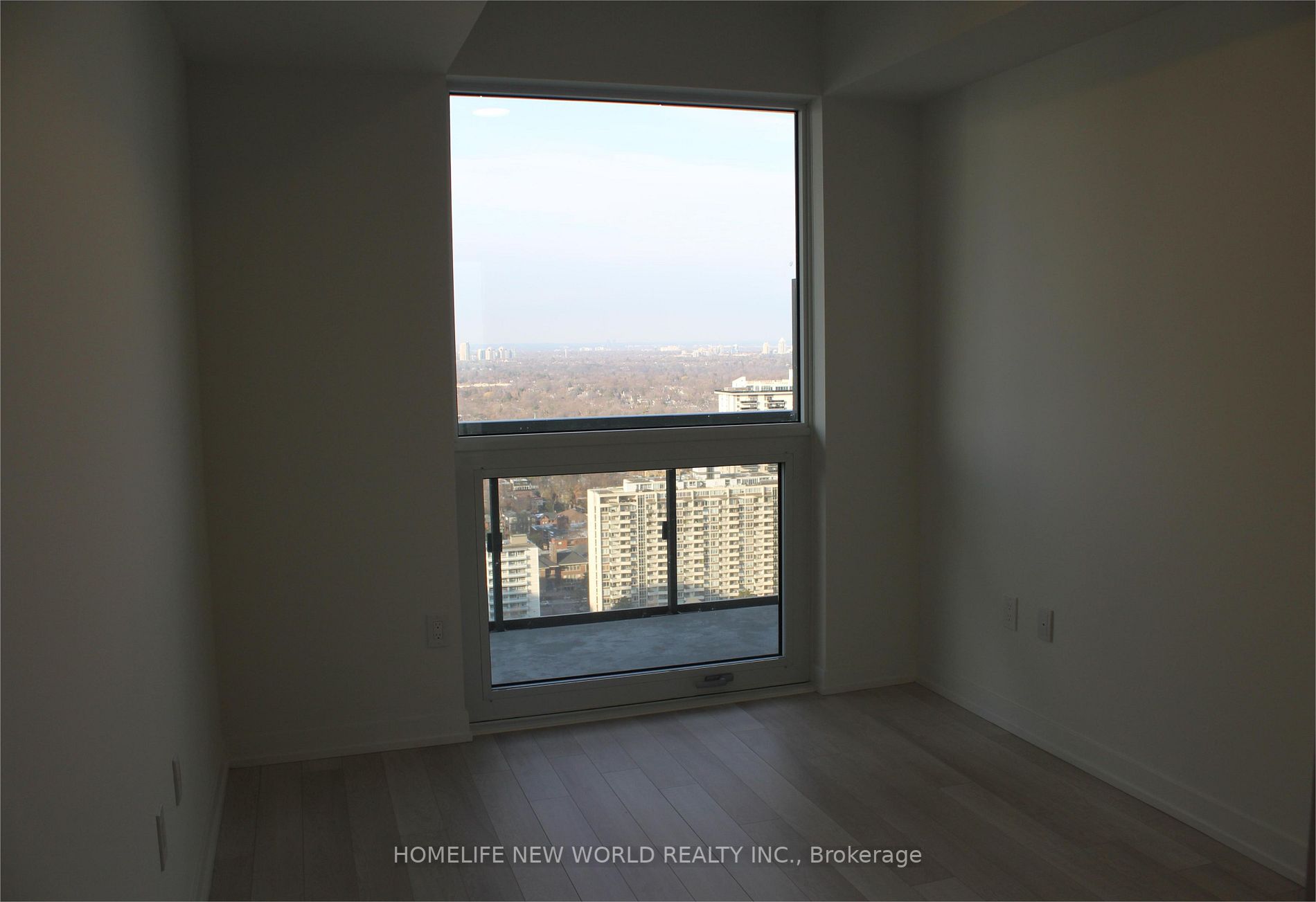 39 Roehampton Ave, #2708