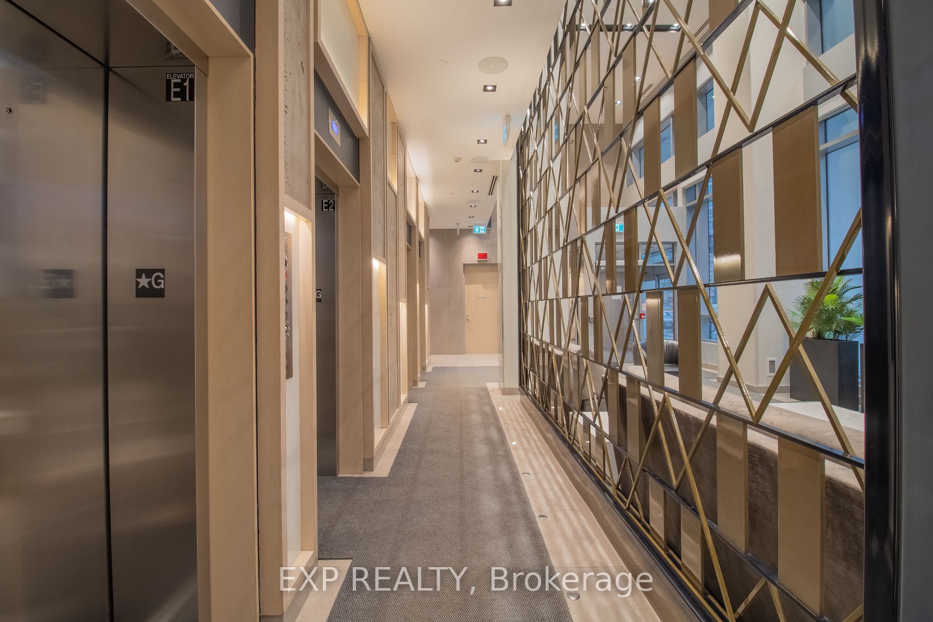 77 Mutual St, #2210