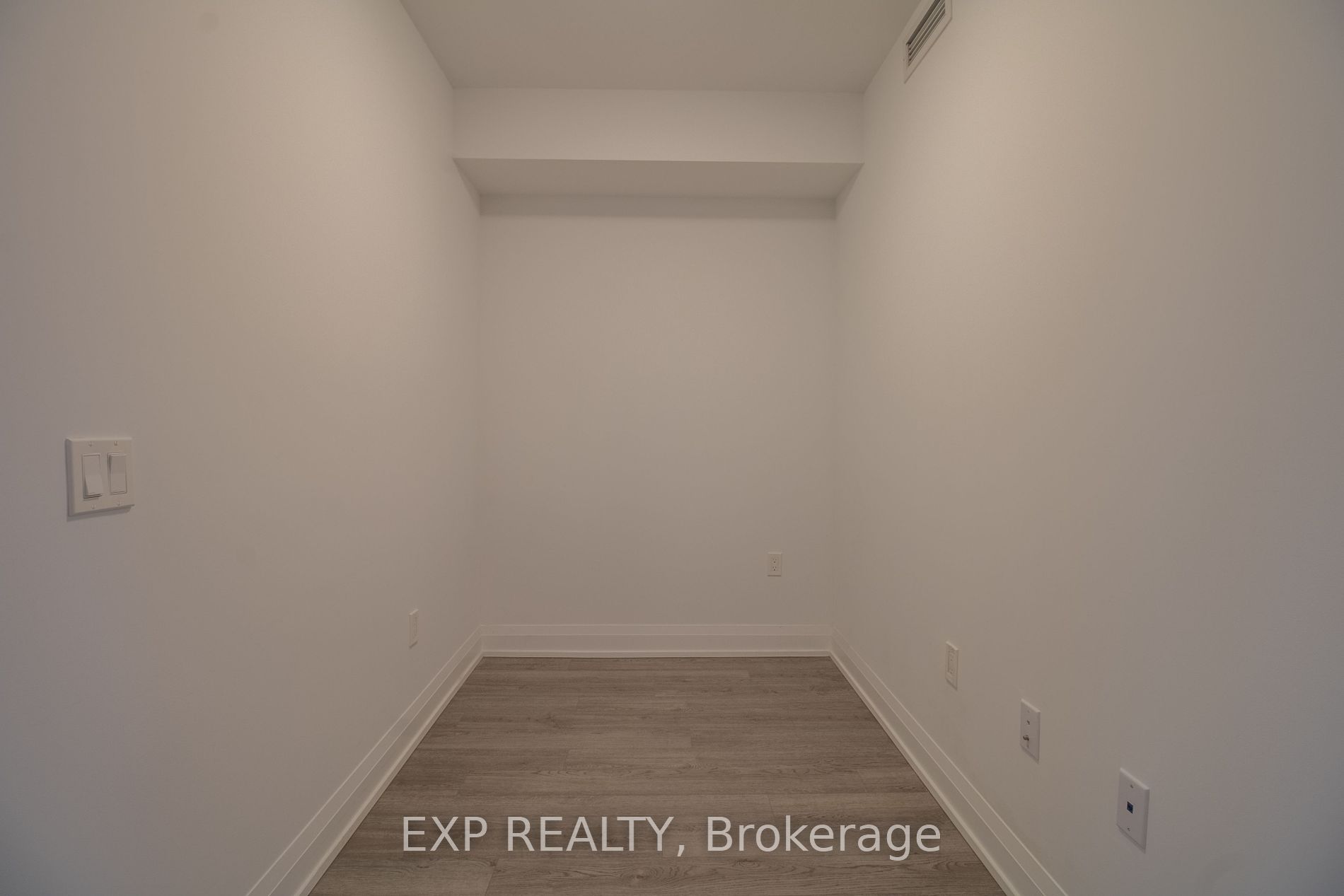 77 Mutual Street, #2210