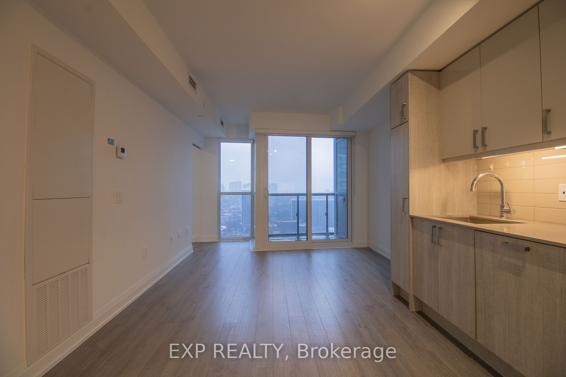 77 Mutual Street, #2210