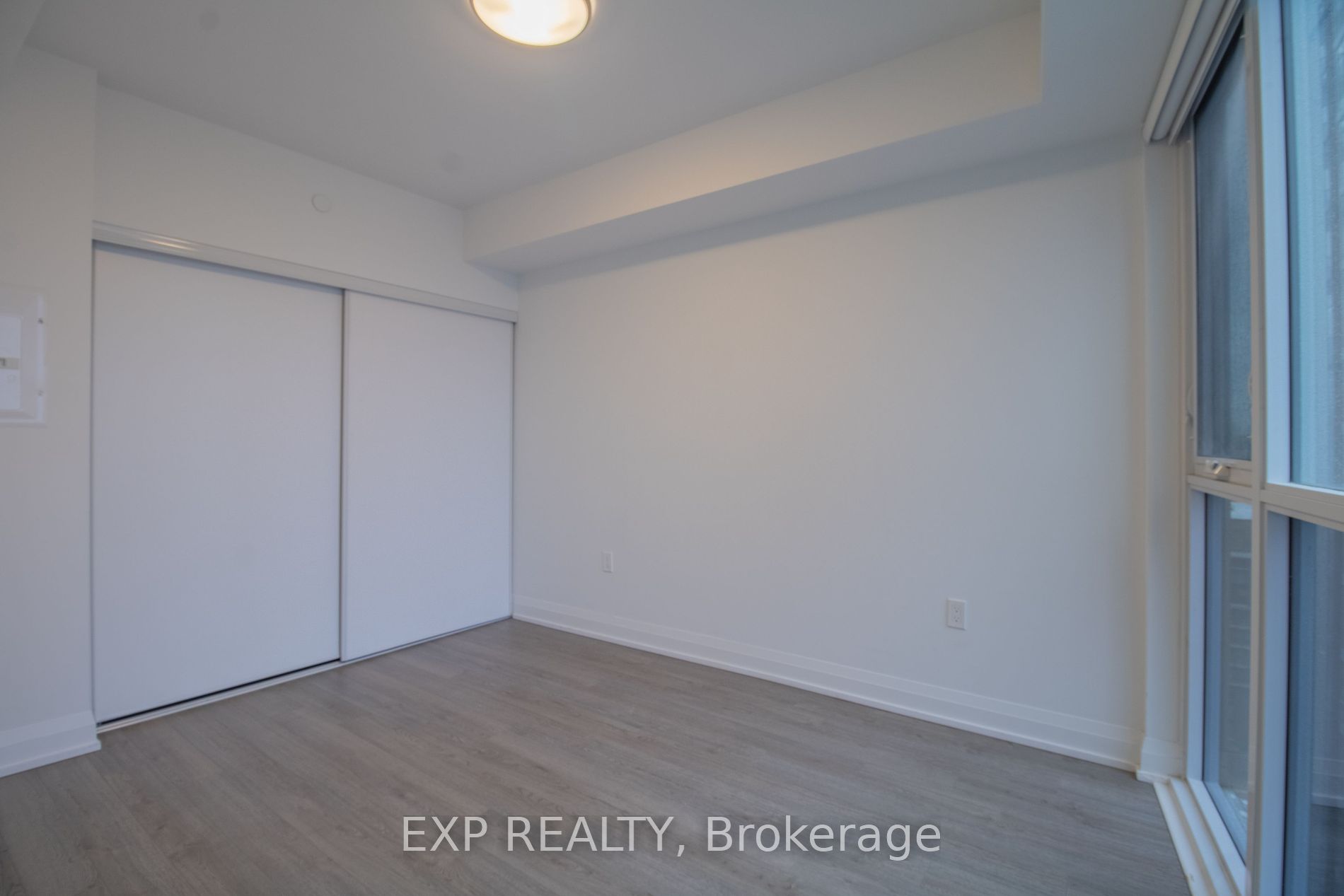 77 Mutual Street, #2210