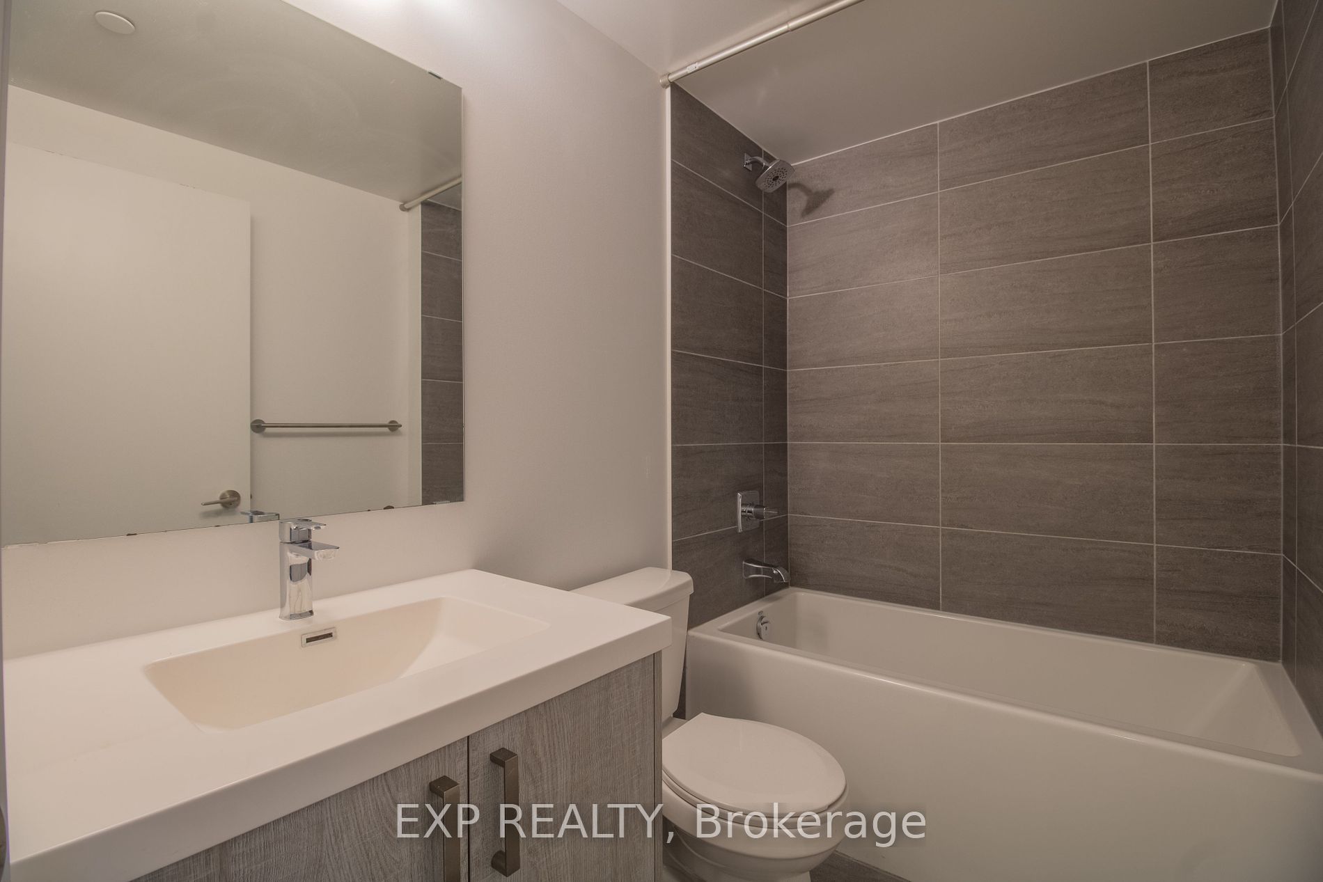 77 Mutual Street, #2210