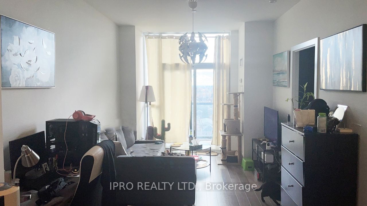 1603 Eglinton Avenue W #810