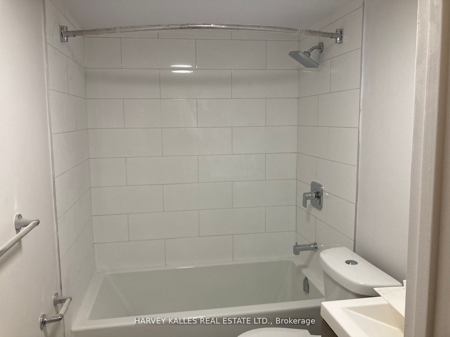 399 Dupont St, #104