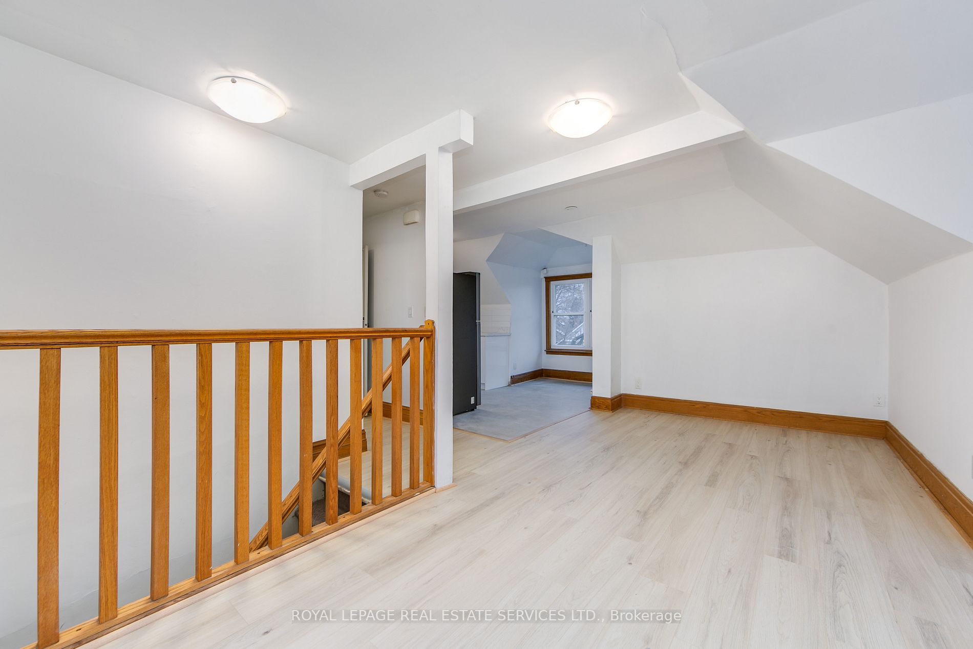 353 Spadina Rd, #3
