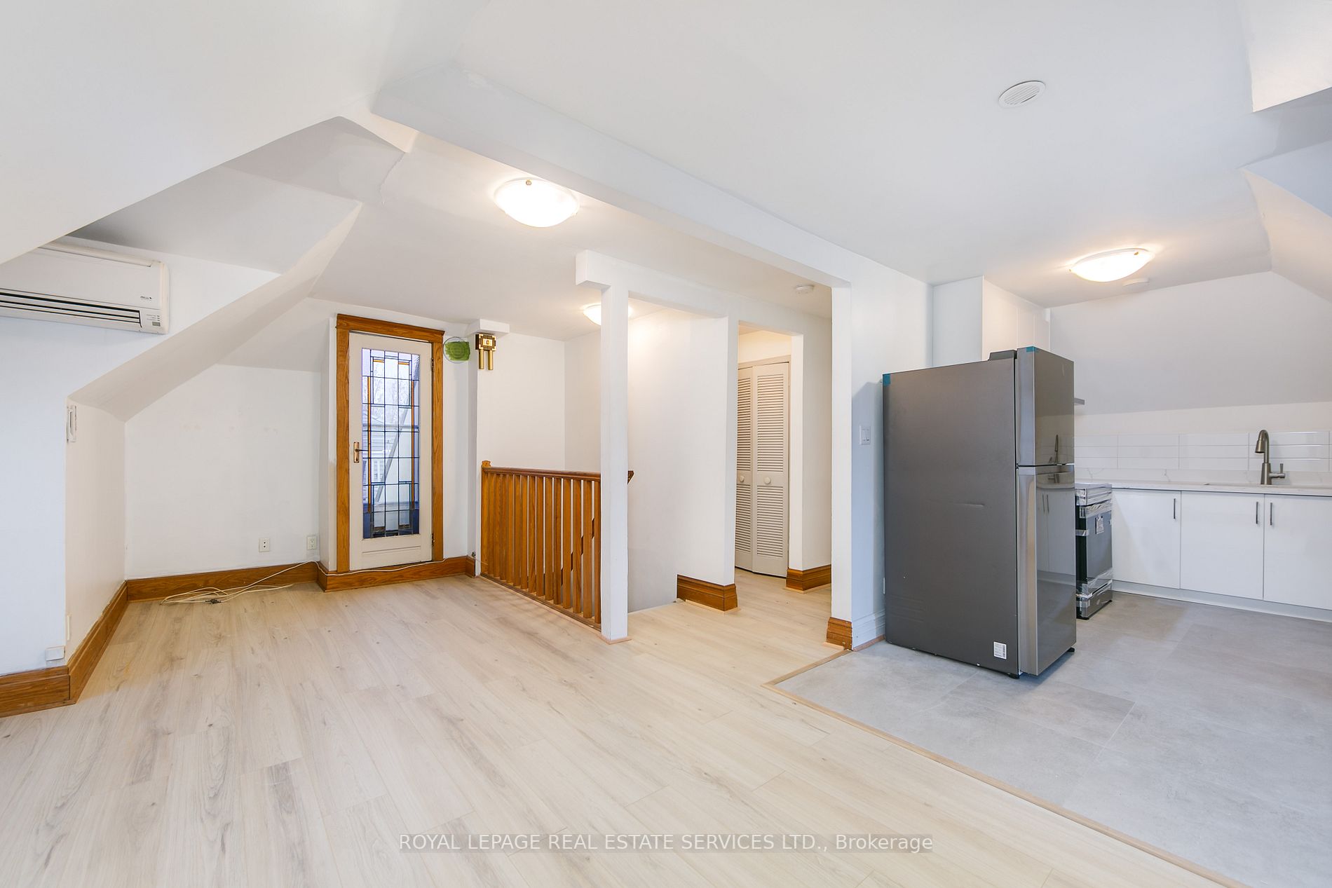 353 Spadina Rd, #3