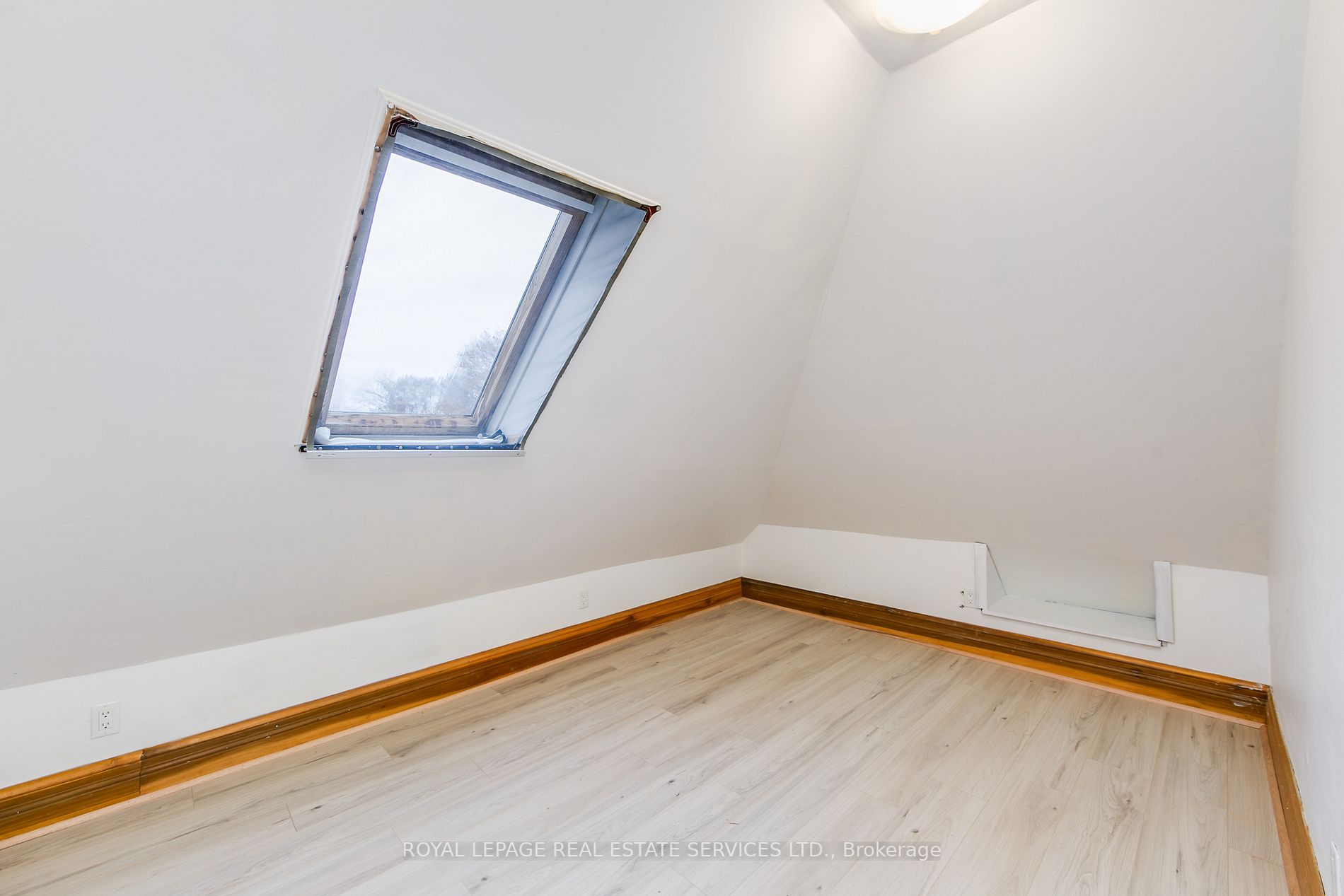 353 Spadina Rd, #3