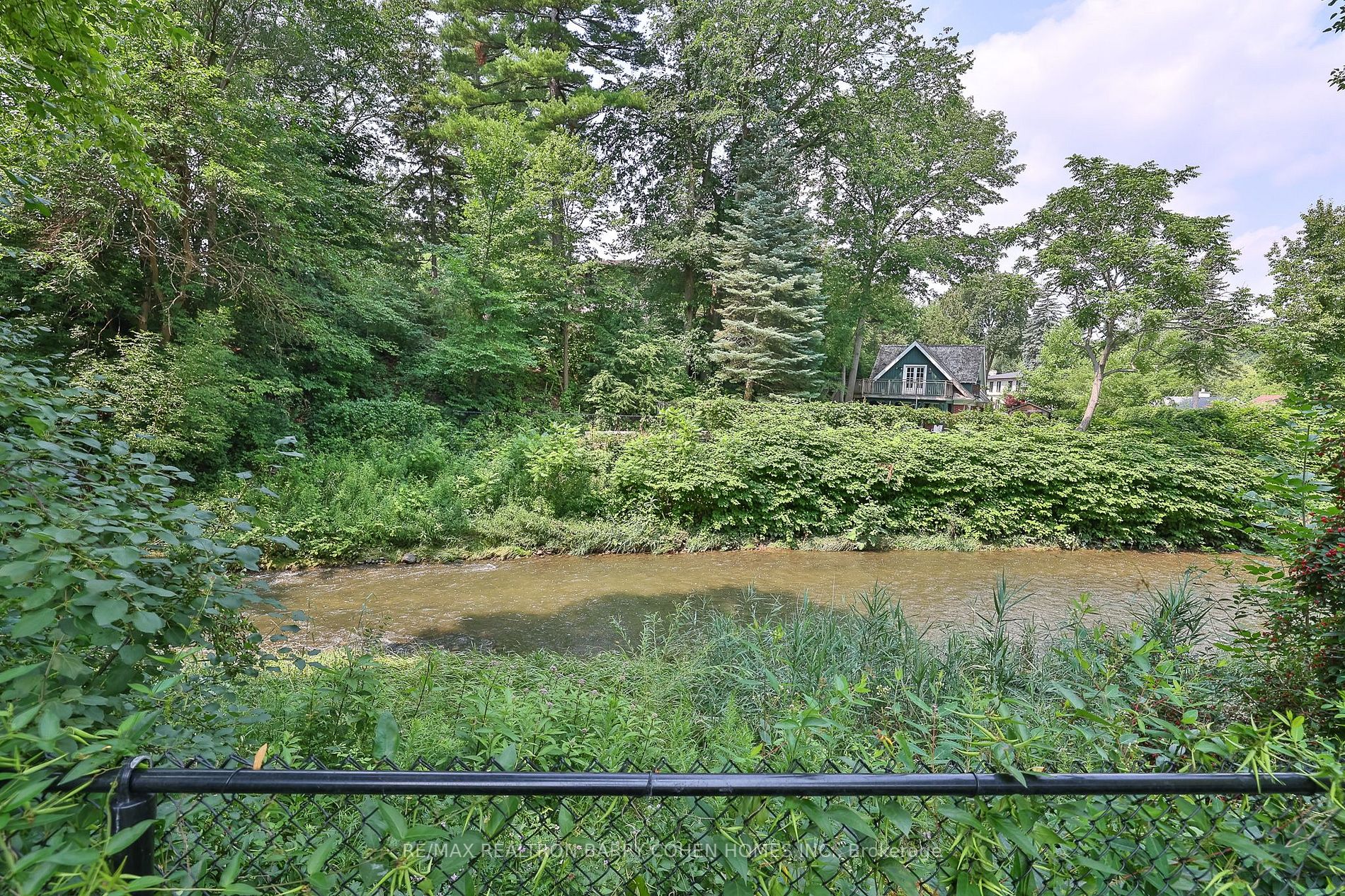 35 Green Valley Rd